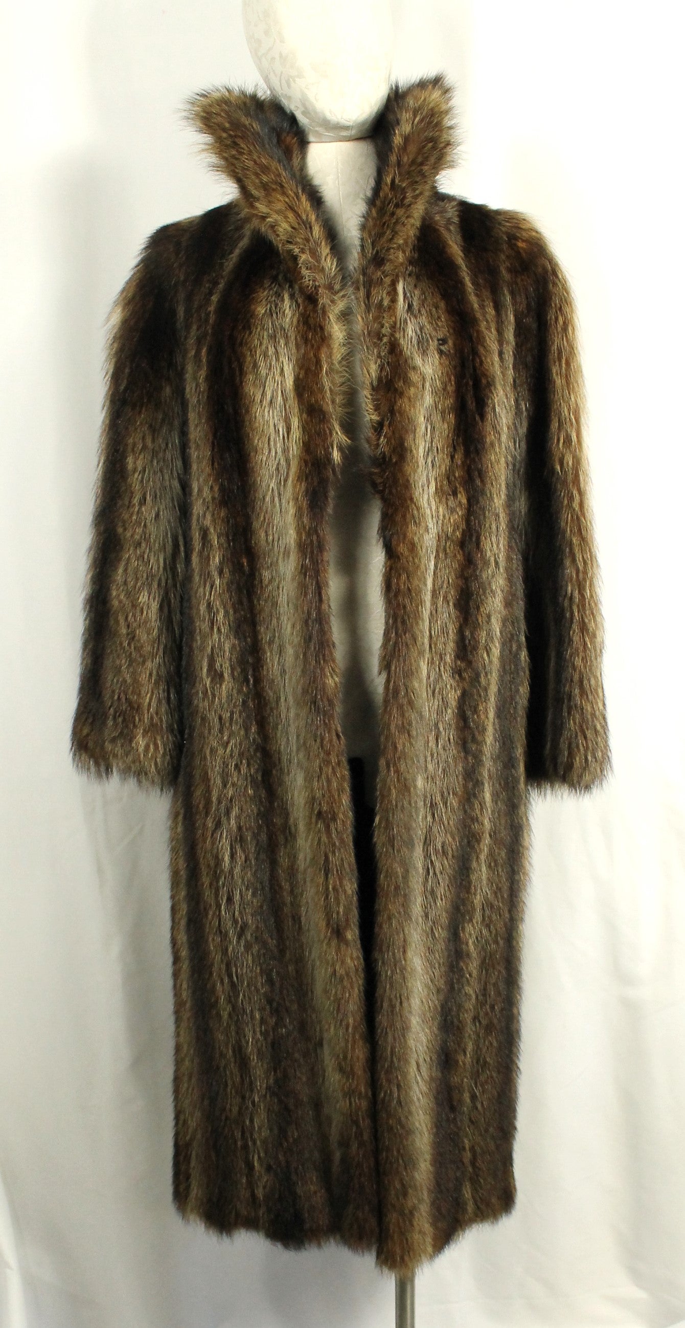 Luxurious Genuine Fur Coat – Timeless Elegance in Rich Brown Size L