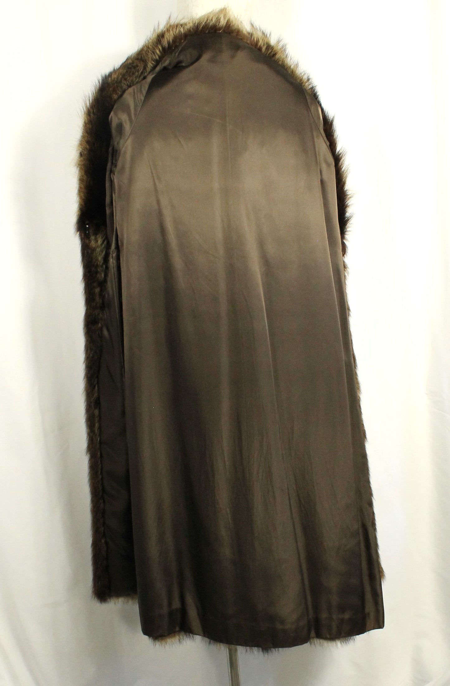 Luxurious Genuine Fur Coat – Timeless Elegance in Rich Brown Size L