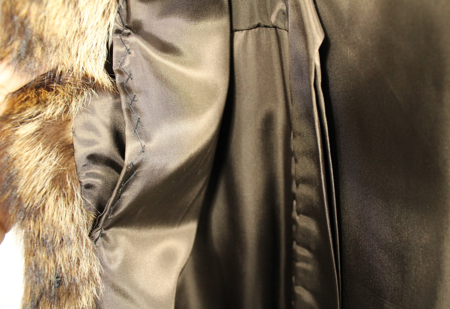 Luxurious Genuine Fur Coat – Timeless Elegance in Rich Brown Size L