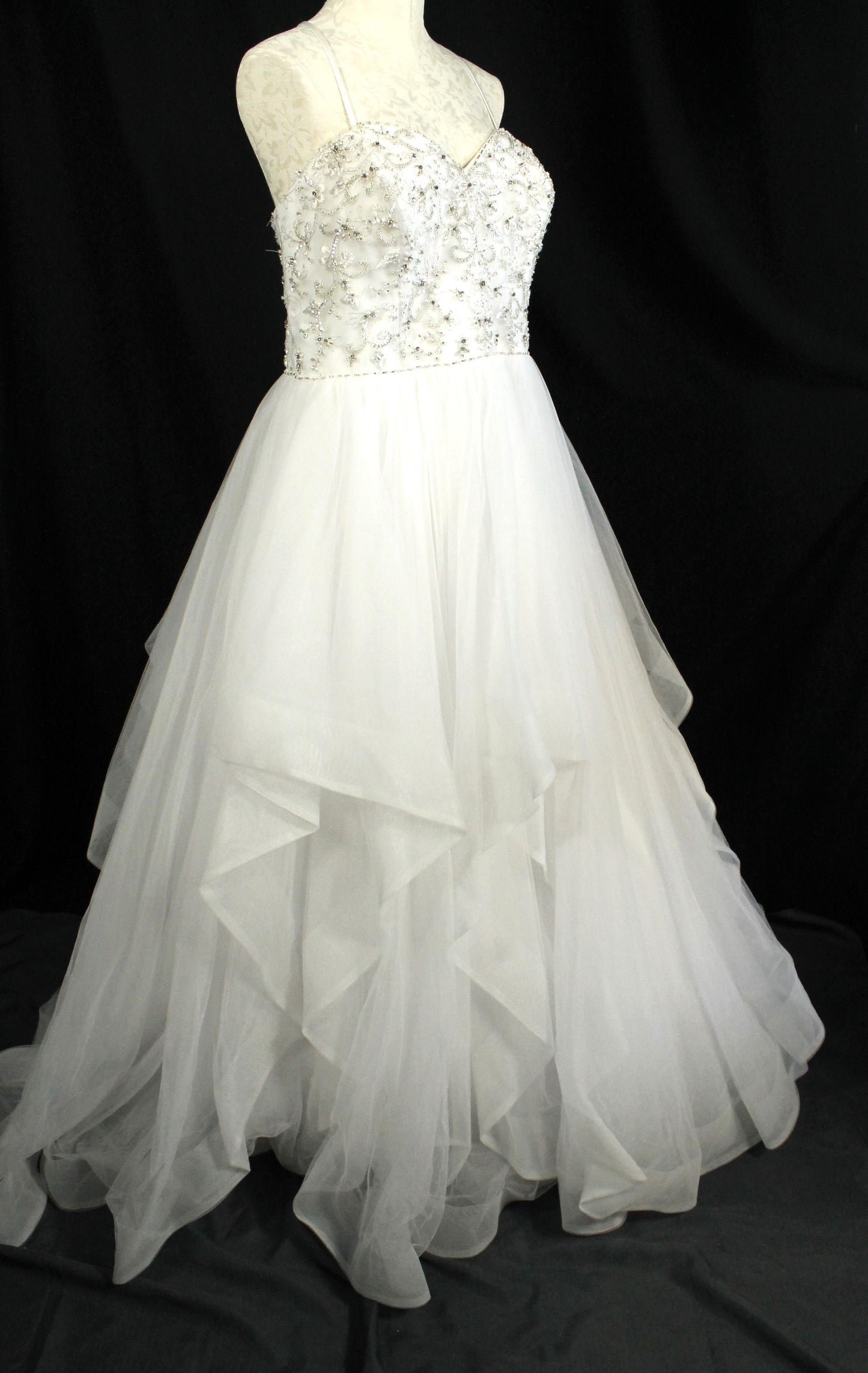 Elegant Alfred Angelo Wedding Dress – Size 22W, Beaded Bodice & Tulle Skirt