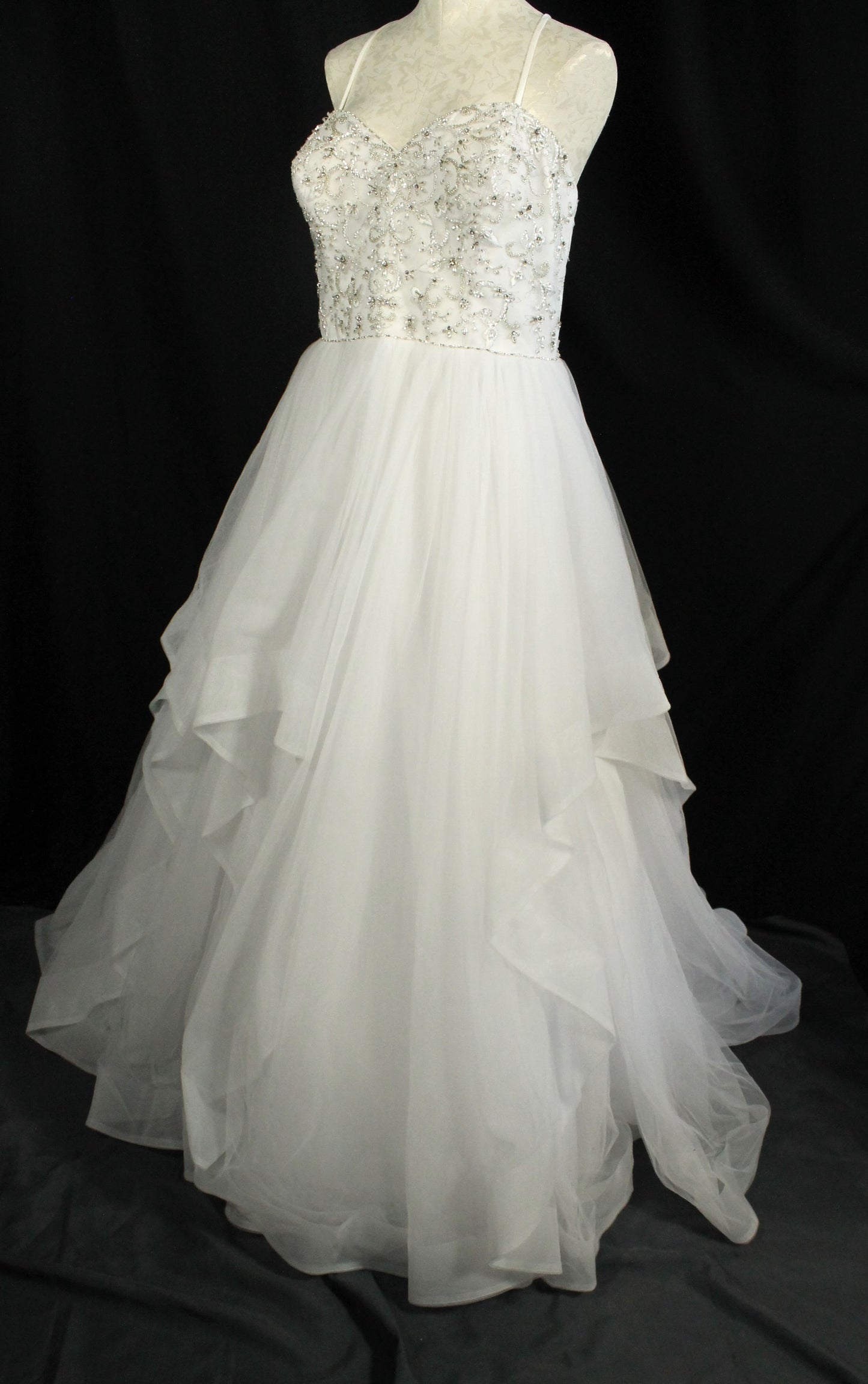 Elegant Alfred Angelo Wedding Dress – Size 22W, Beaded Bodice & Tulle Skirt