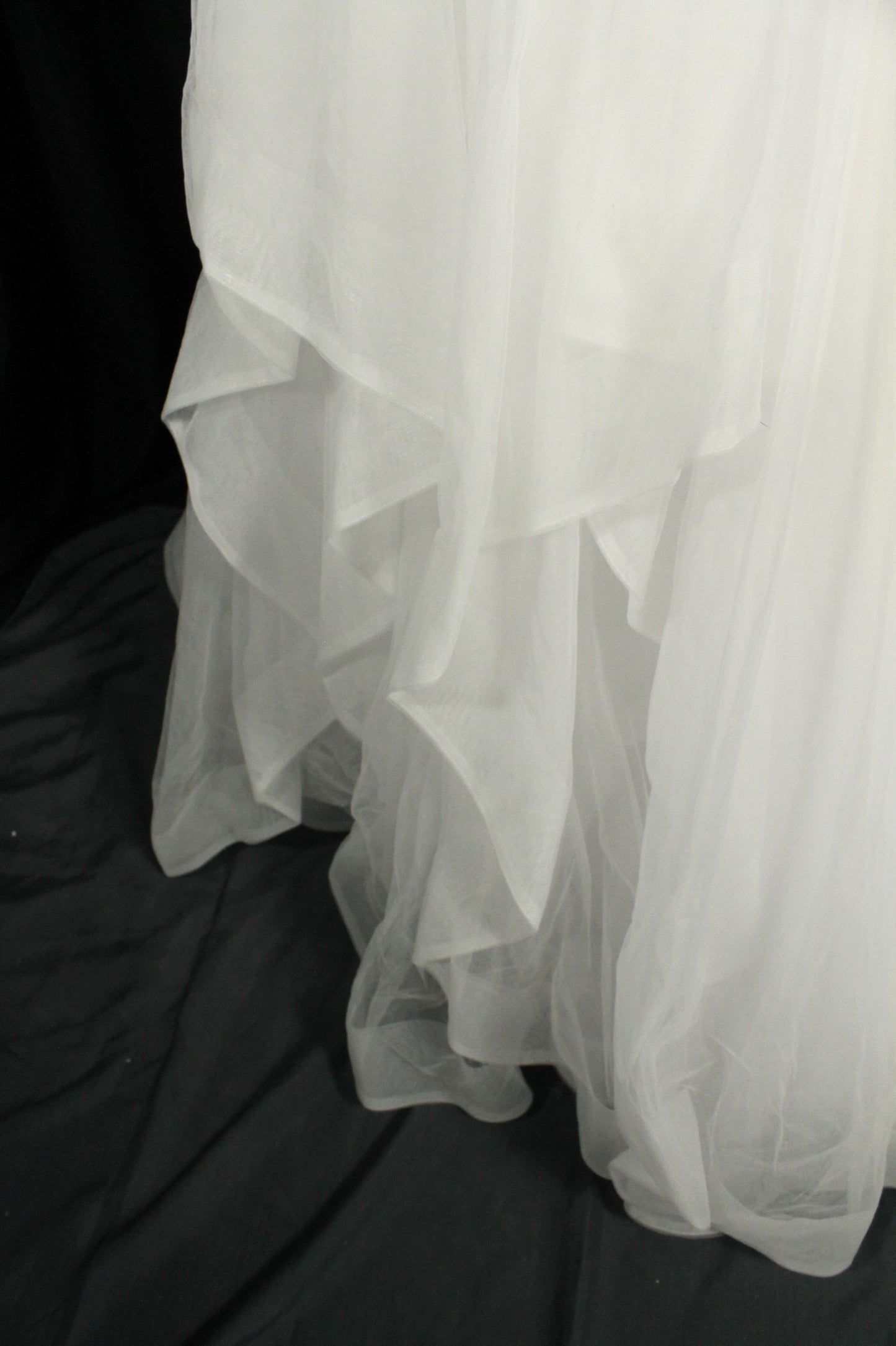 Elegant Alfred Angelo Wedding Dress – Size 22W, Beaded Bodice & Tulle Skirt