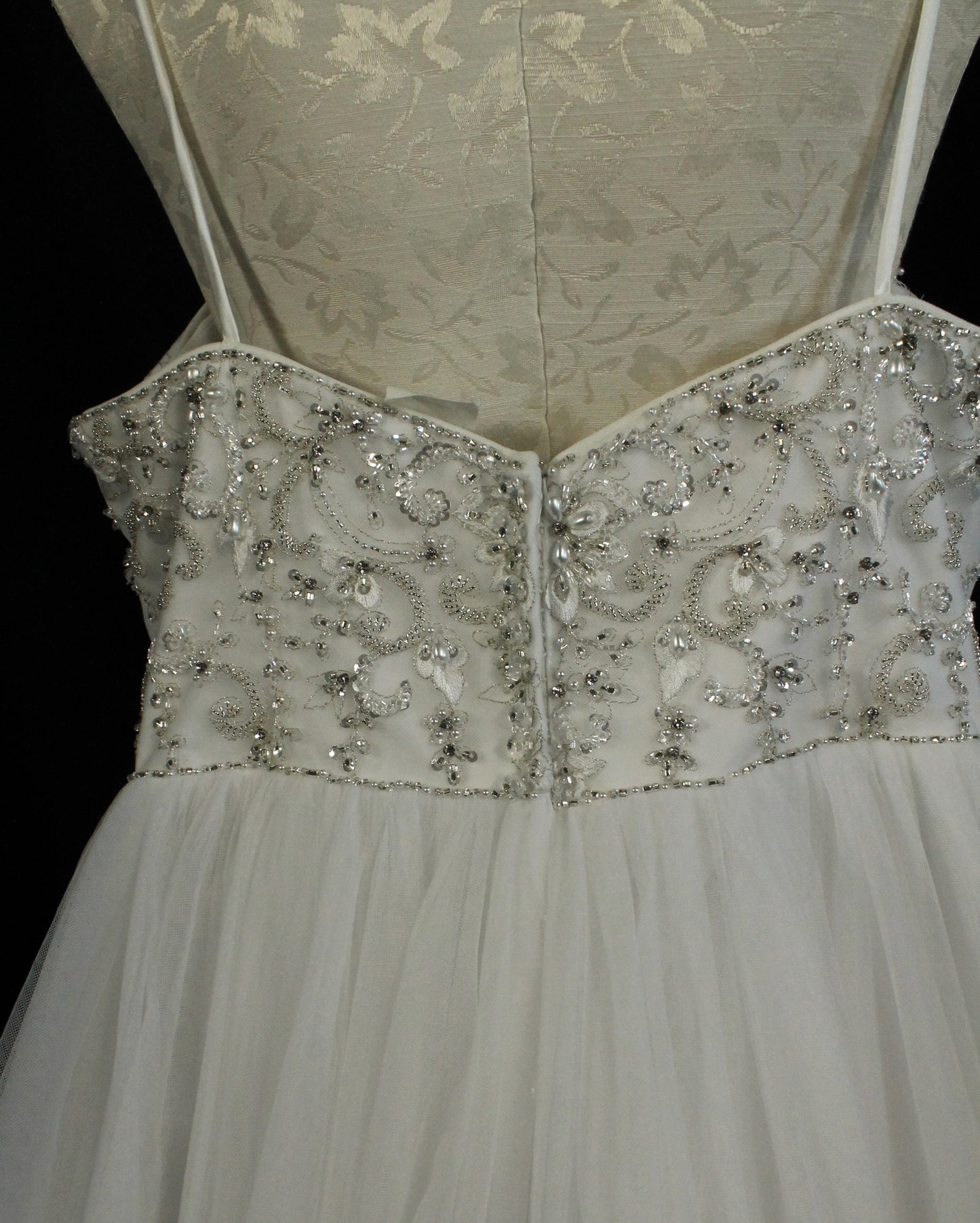 Elegant Alfred Angelo Wedding Dress – Size 22W, Beaded Bodice & Tulle Skirt