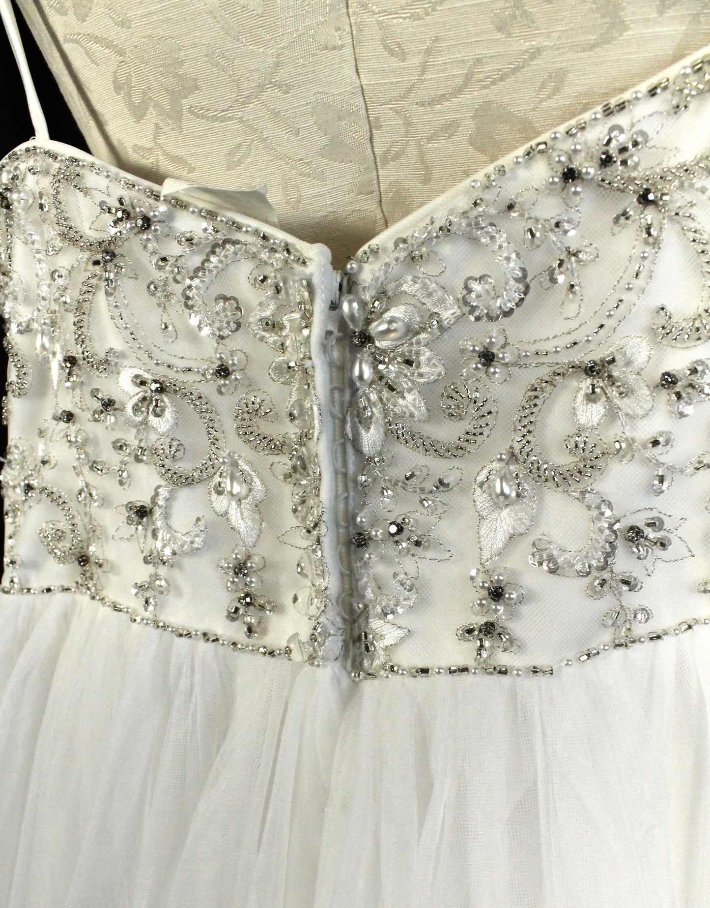 Elegant Alfred Angelo Wedding Dress – Size 22W, Beaded Bodice & Tulle Skirt