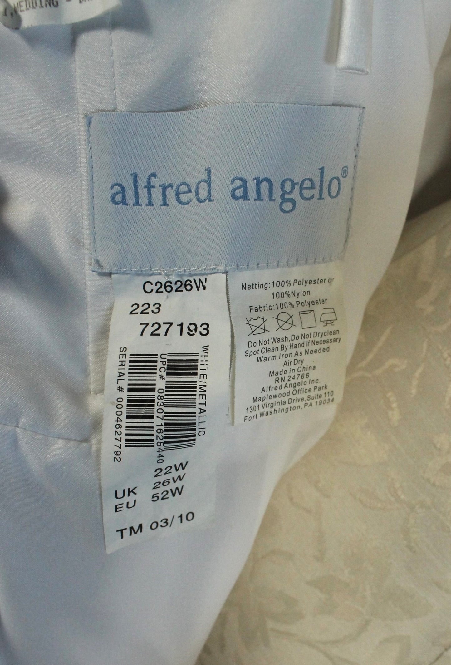 Elegant Alfred Angelo Wedding Dress – Size 22W, Beaded Bodice & Tulle Skirt