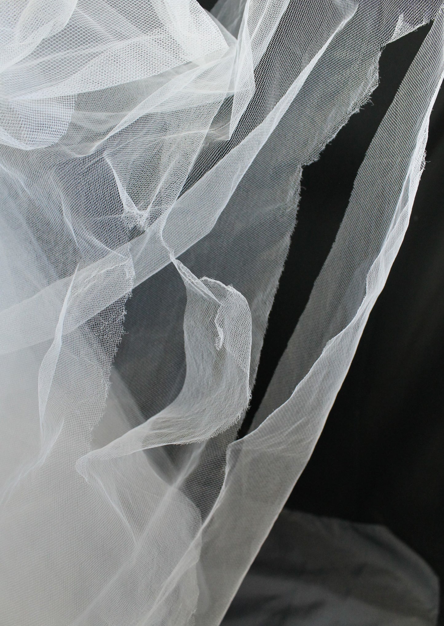 Gorgeous MORI LEE Ivory Tulle Bridal Gown - Ruched Bodice, Full Skirt (Size 6/8)