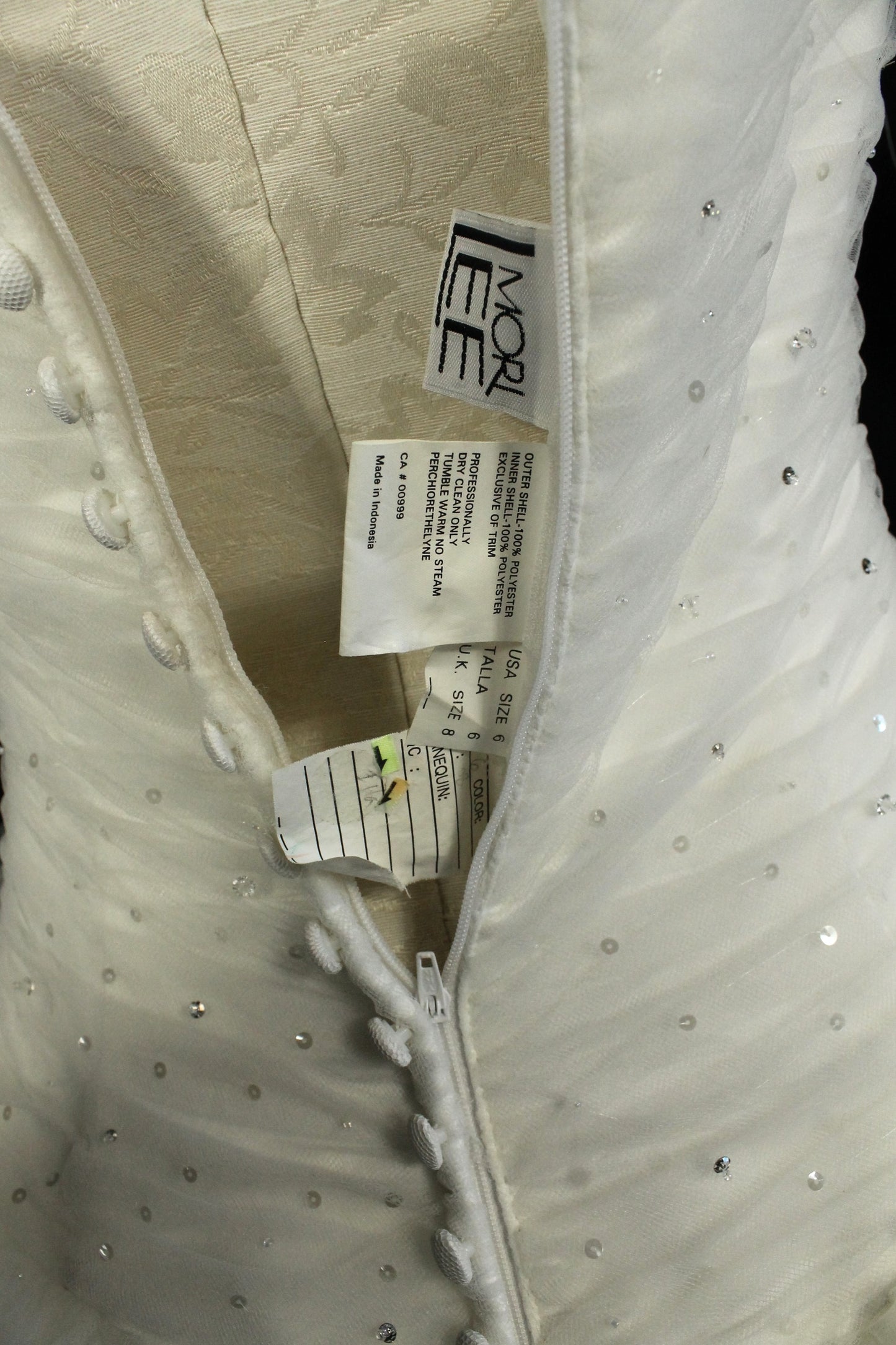 Gorgeous MORI LEE Ivory Tulle Bridal Gown - Ruched Bodice, Full Skirt (Size 6/8)