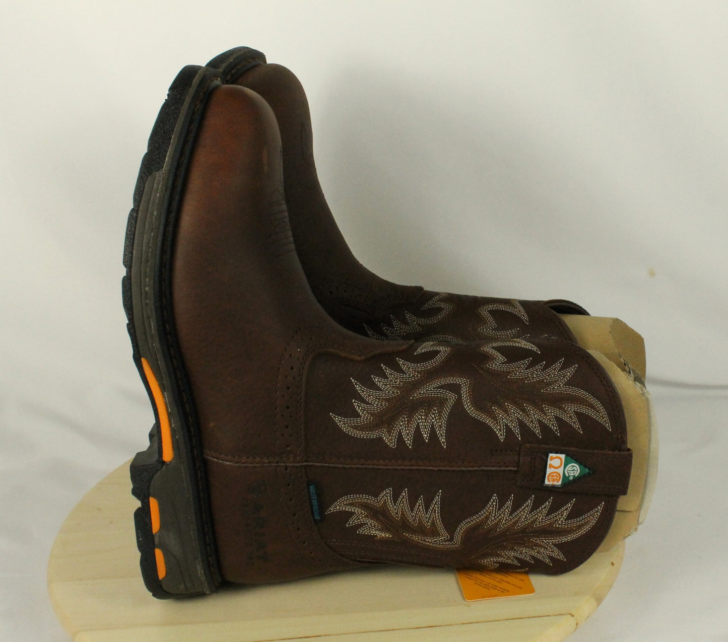 Ariat Boots New in Box Size 8 Medium Width