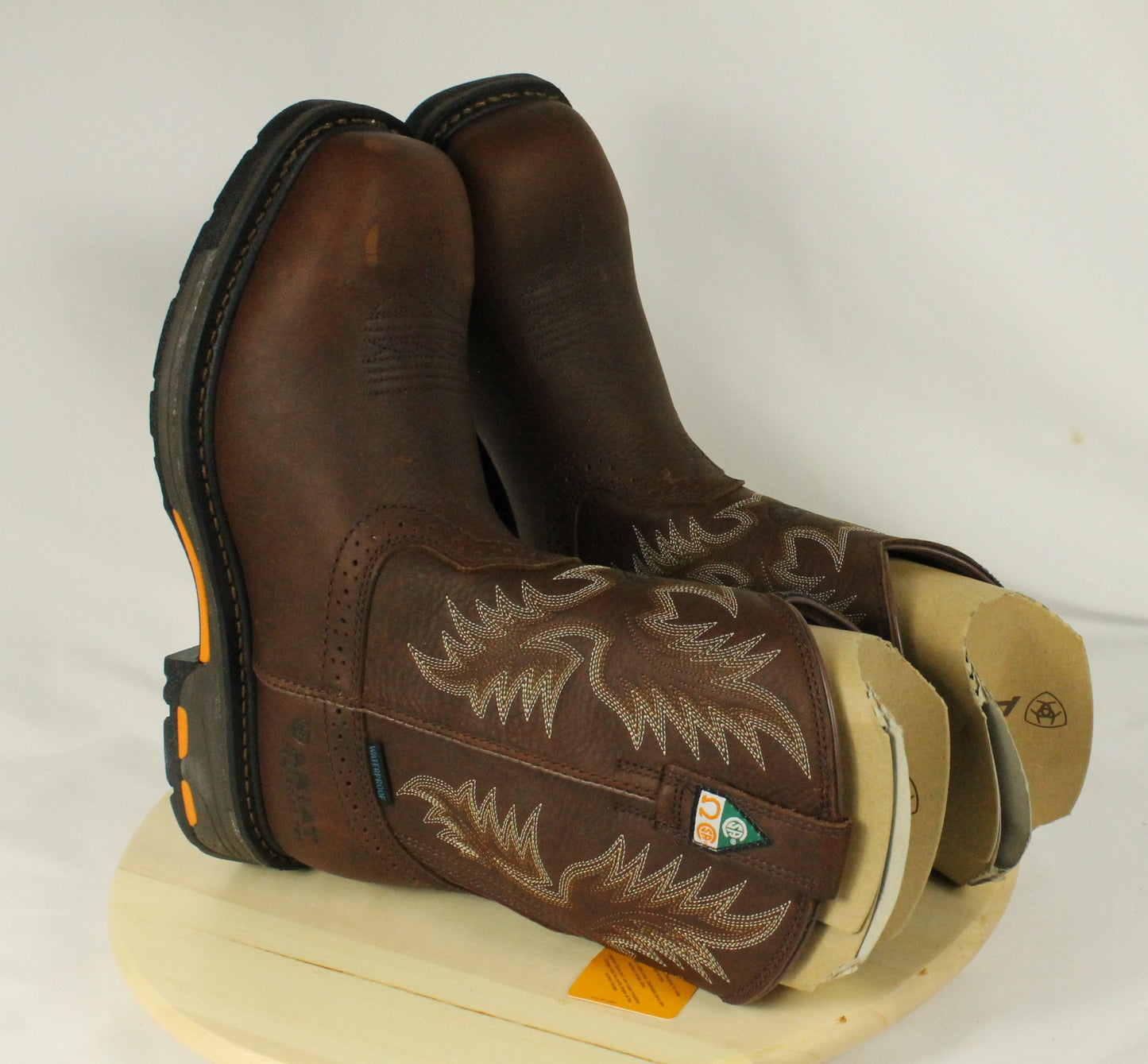 Ariat Boots New in Box Size 8 Medium Width