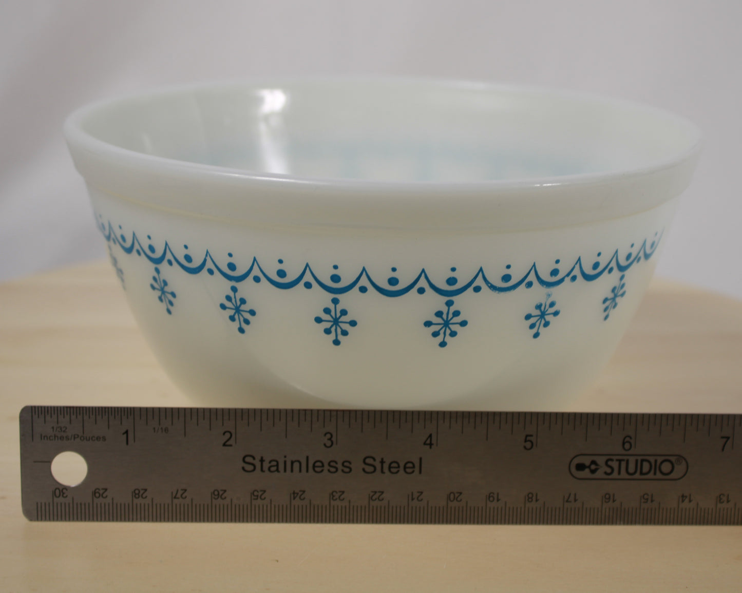 Vintage Pyrex Snowflake Blue Mixing Bowl Set (Models 401 & 402)