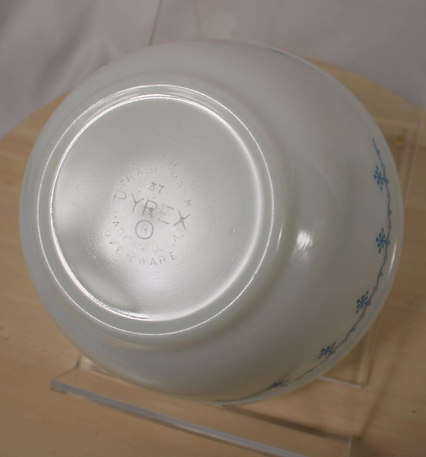 Vintage Pyrex Snowflake Blue Mixing Bowl Set (Models 401 & 402)