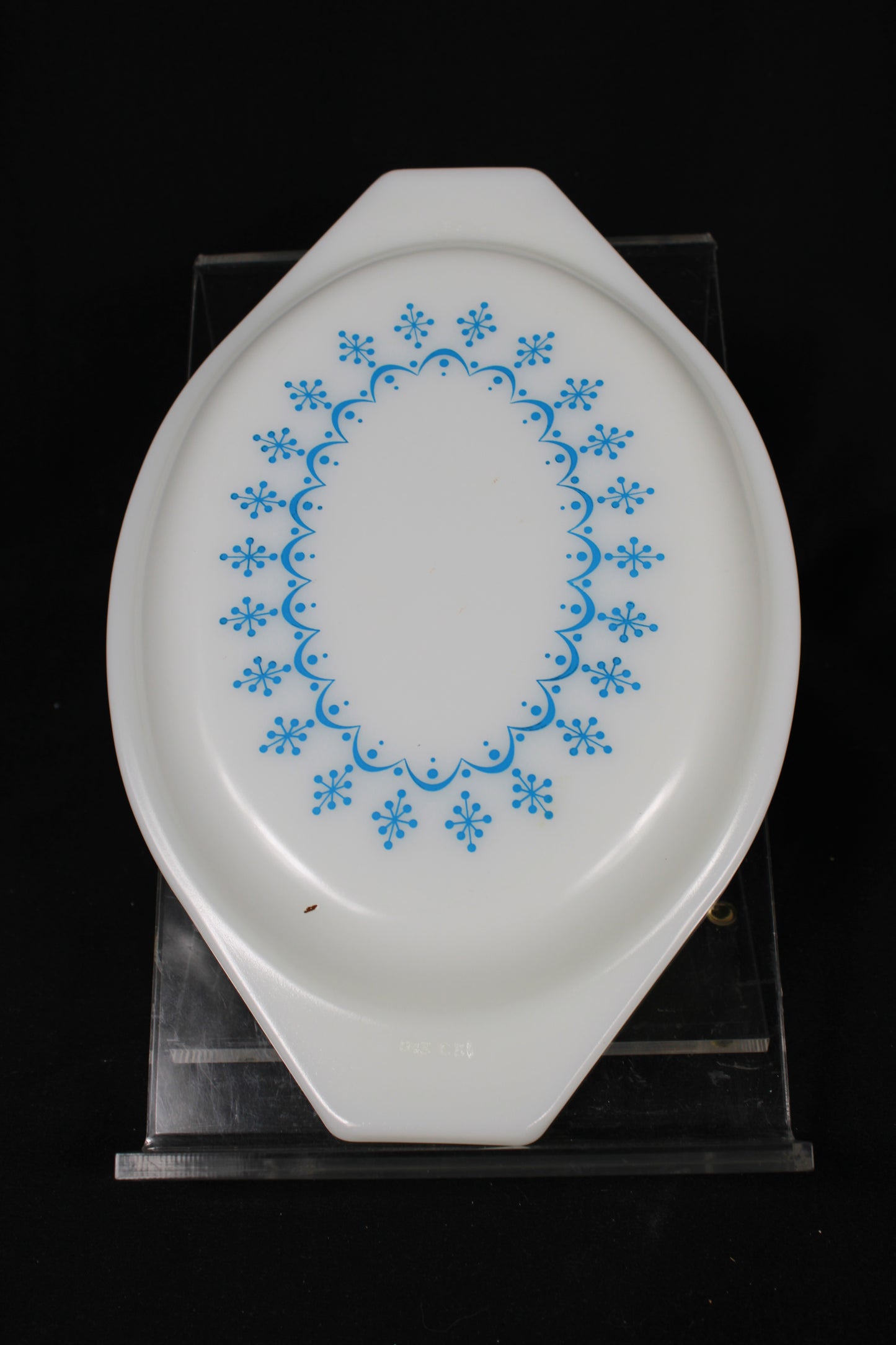 Vintage Pyrex Snowflake Blue 1.5 Quart Oval Casserole Dish with Lid