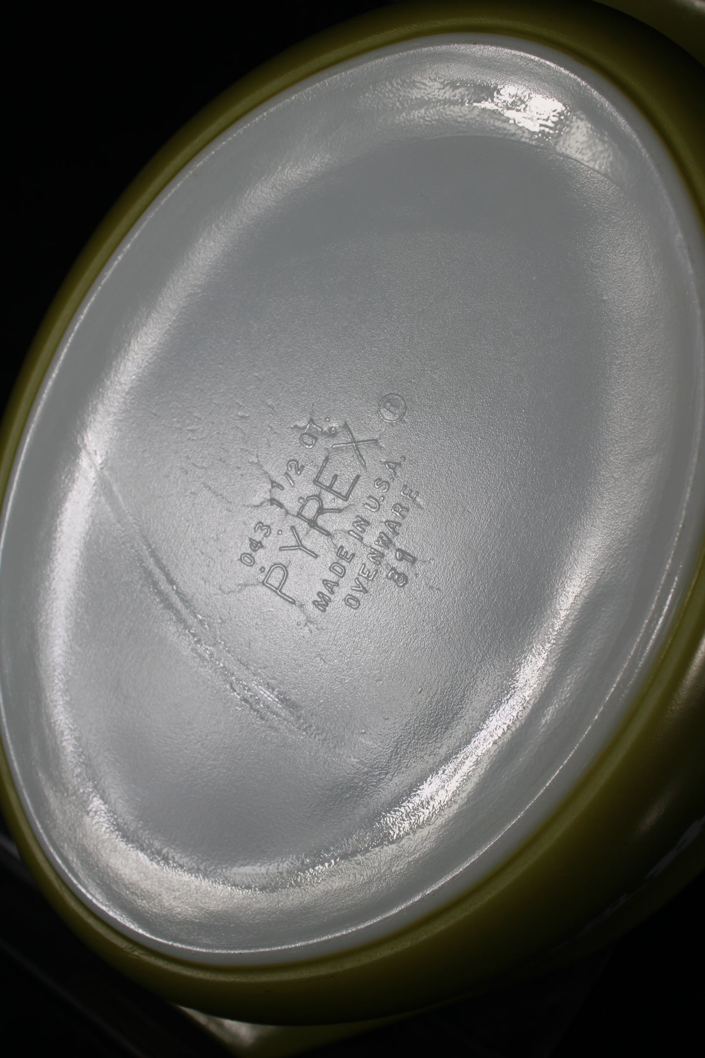 Vintage Pyrex Spring Blossom Green 1.5 Quart Oval Casserole with Lid