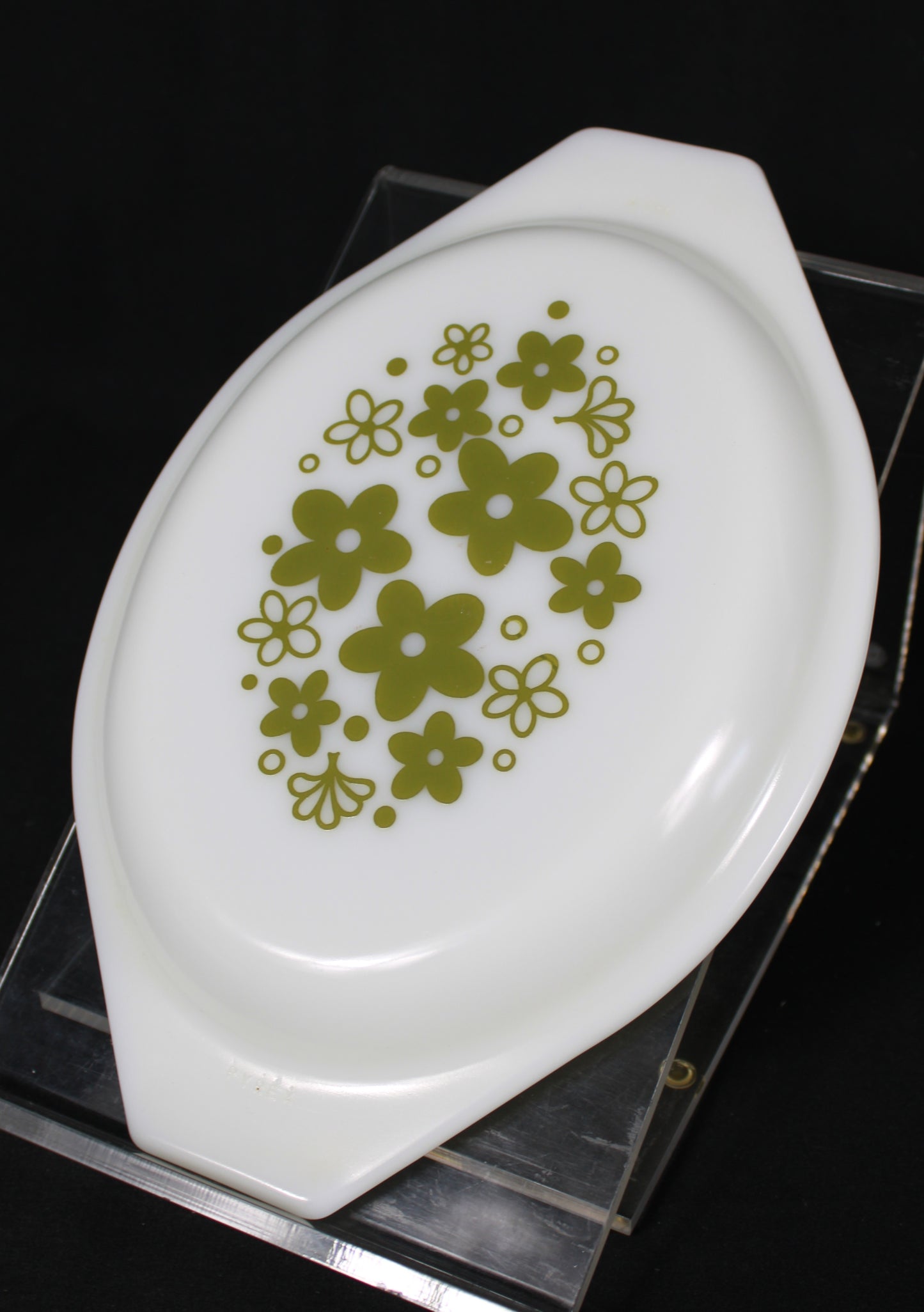 Vintage Pyrex Spring Blossom Green 1.5 Quart Oval Casserole with Lid