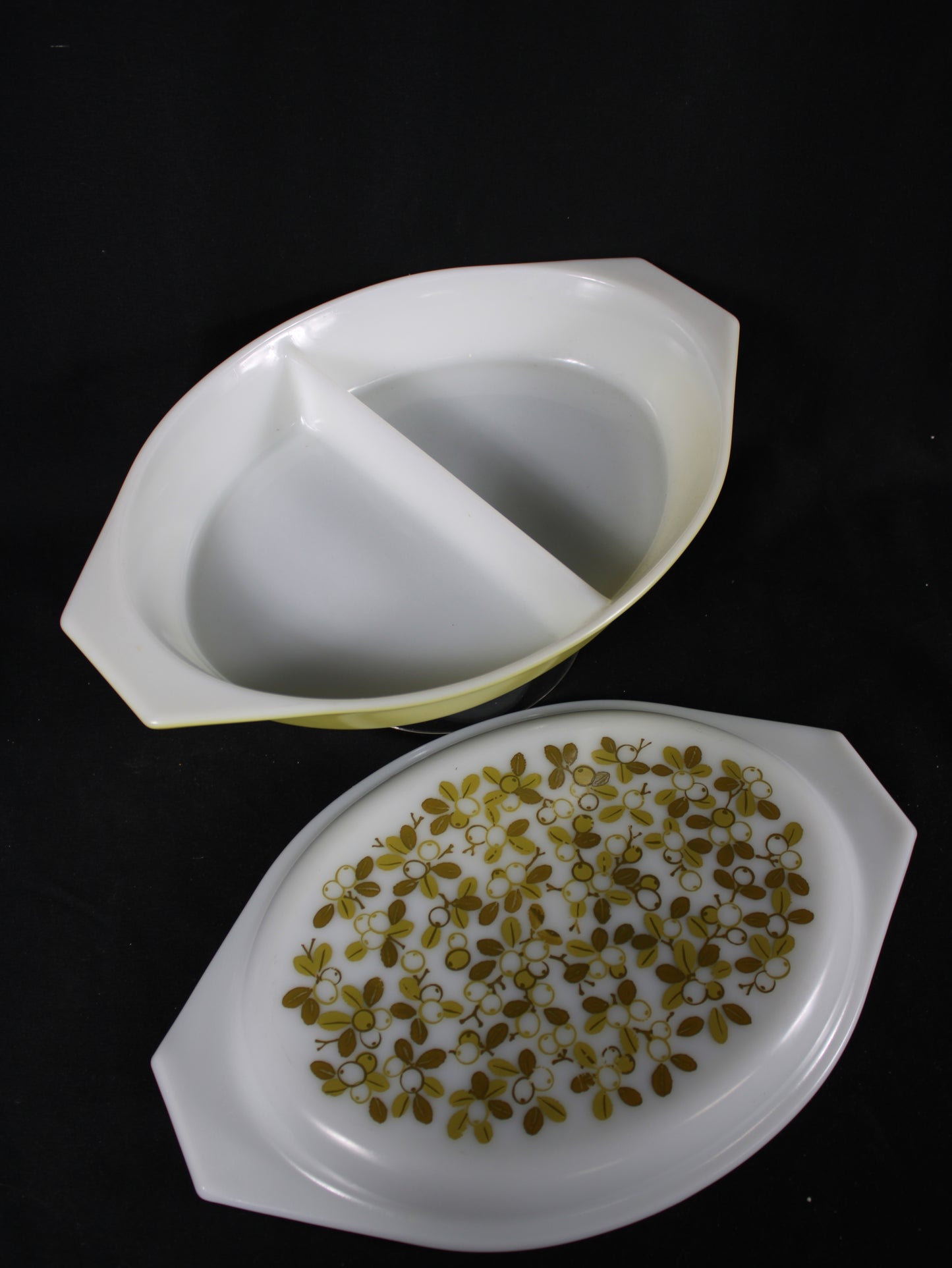 Vintage Pyrex Verde Floral Berries Divided Serving Dish with Lid