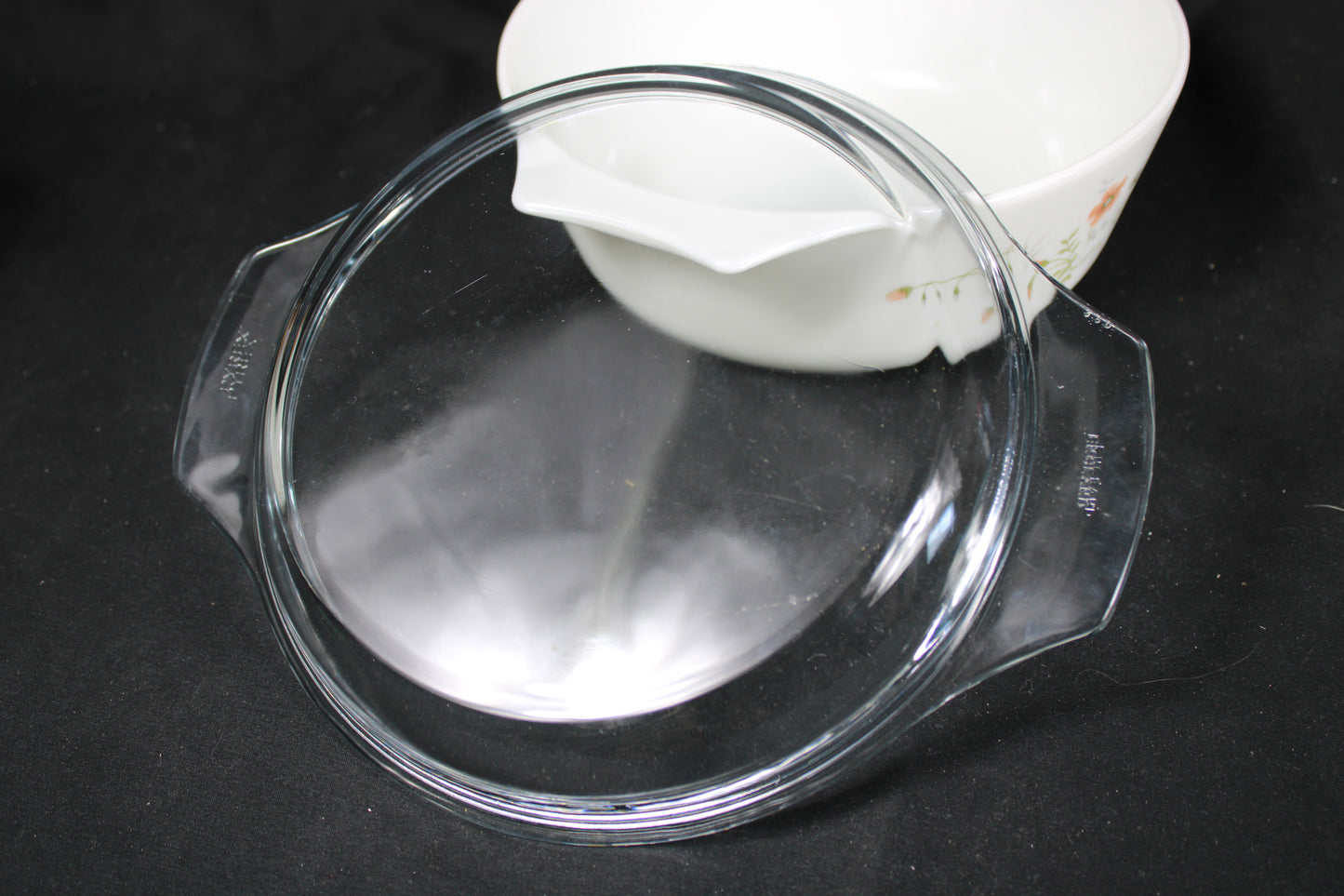 Vintage JAJ Pyrex England Wildflower Casserole Dishes - Set of 2 with Lids