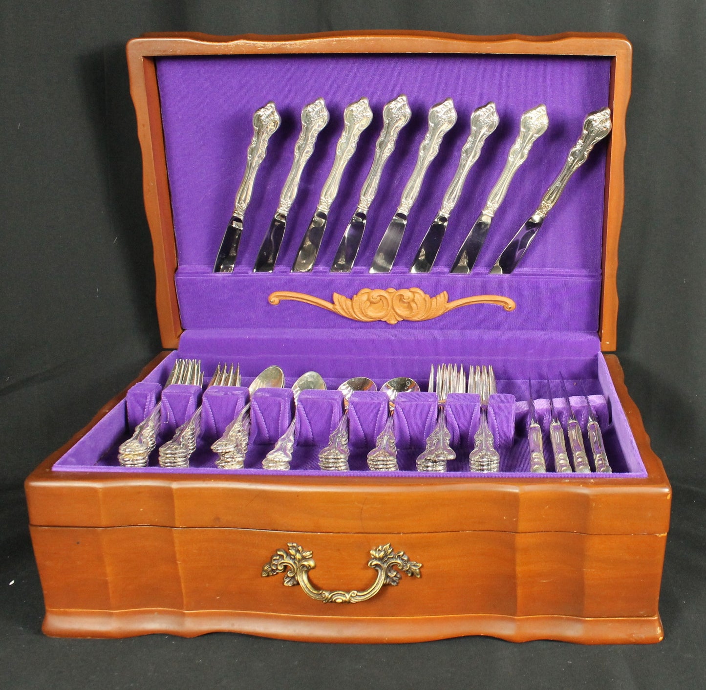 1847 Rogers Bros Orleans Silverware Set