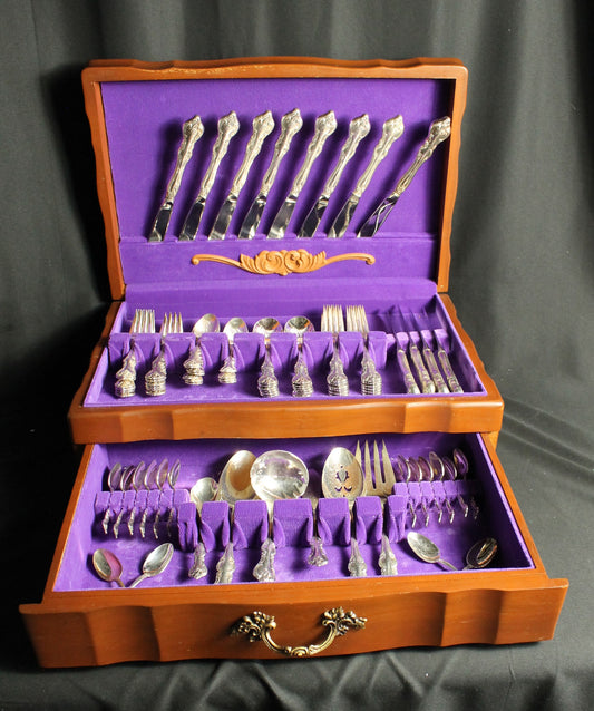 1847 Rogers Bros Orleans Silverware Set
