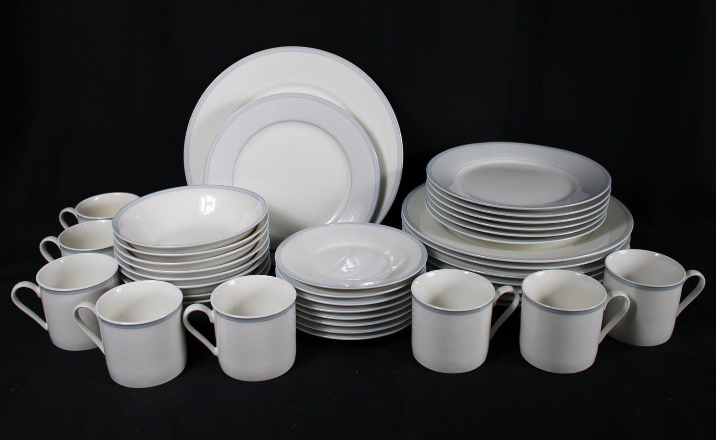Royal Doulton Gloucester 39-Piece Fine Porcelain Dinnerware Set