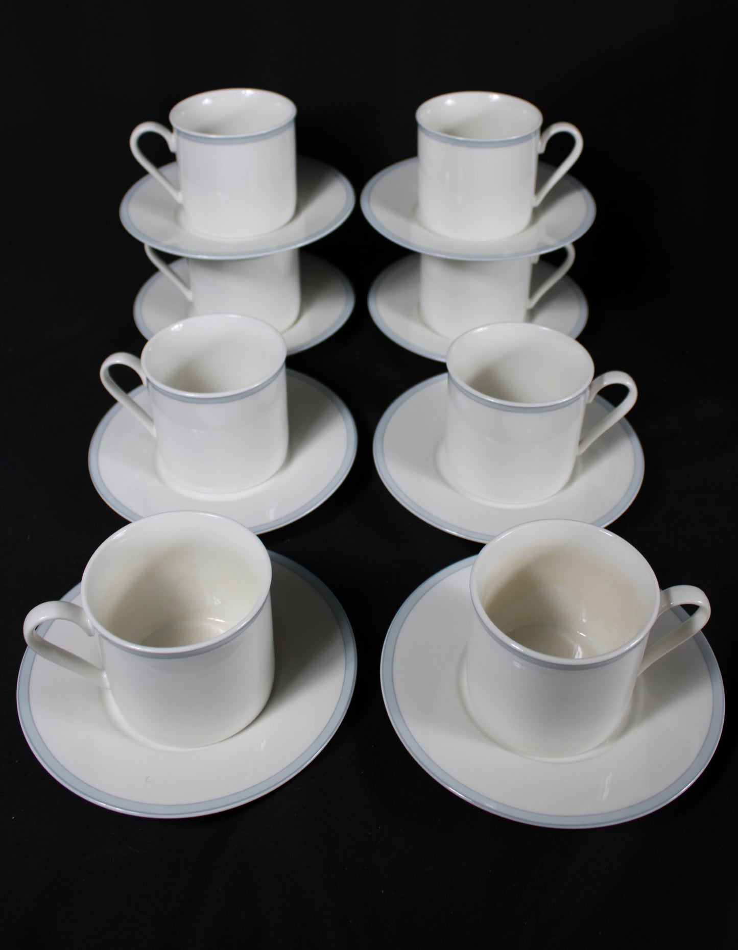 Royal Doulton Gloucester 39-Piece Fine Porcelain Dinnerware Set