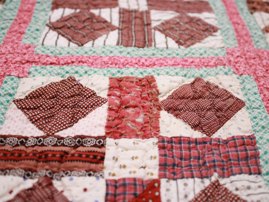 Late 19th Century Geometric Block Quilt in Pink, white, Green, and Brown Size - Single