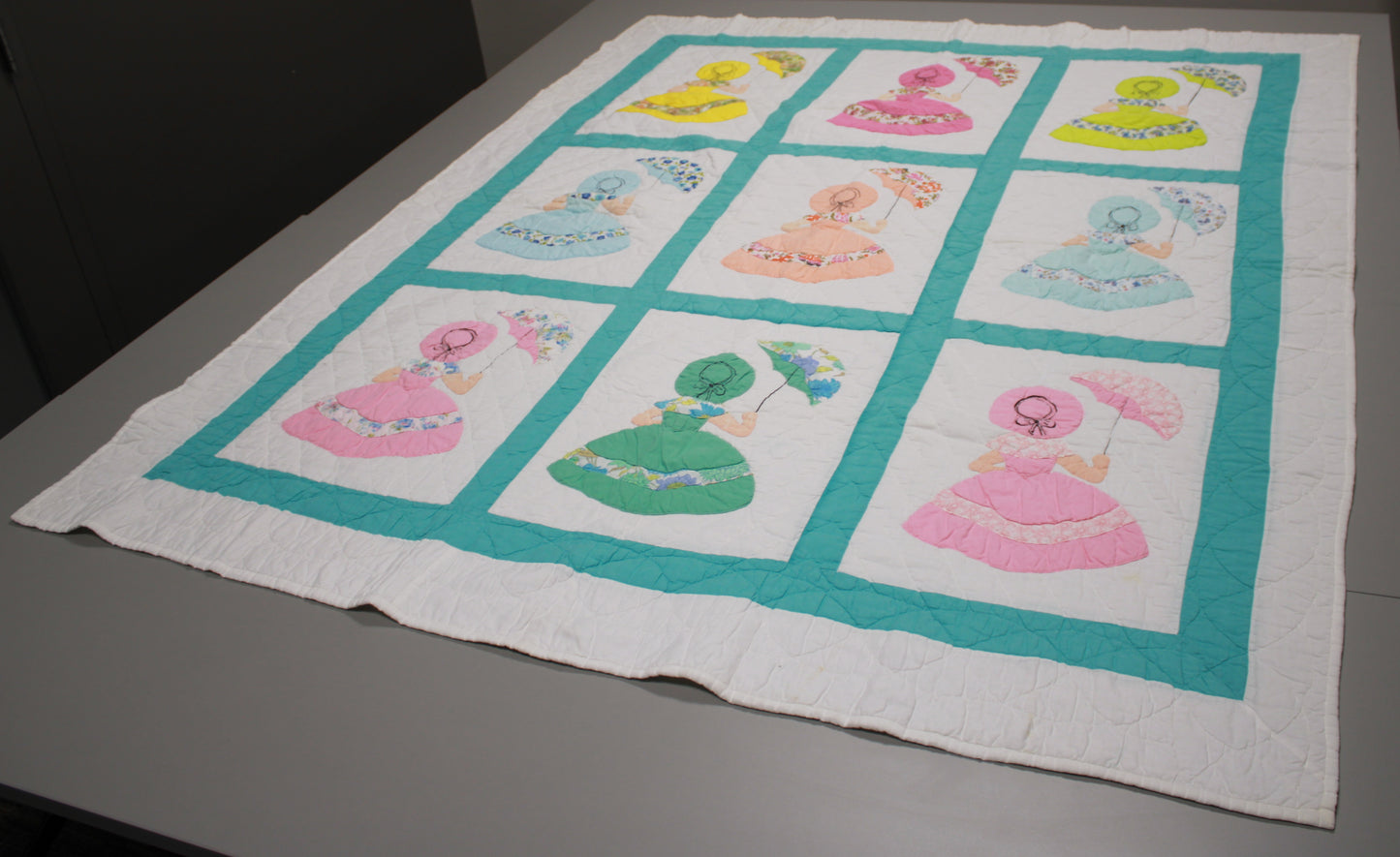Vintage Hand-Appliquéd Sunbonnet Sue Single Size Quilt