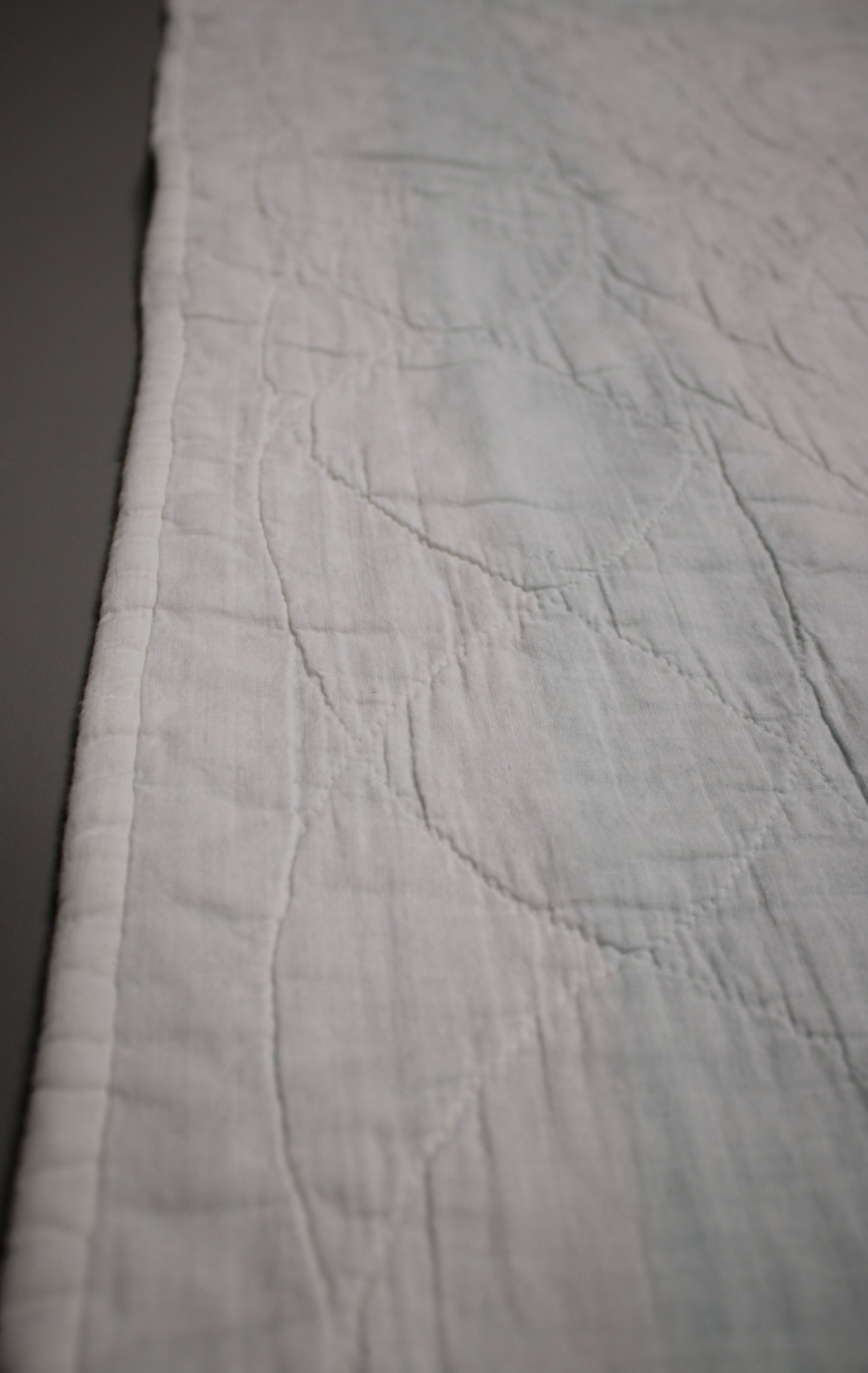 Vintage Hand-Appliquéd Sunbonnet Sue Single Size Quilt