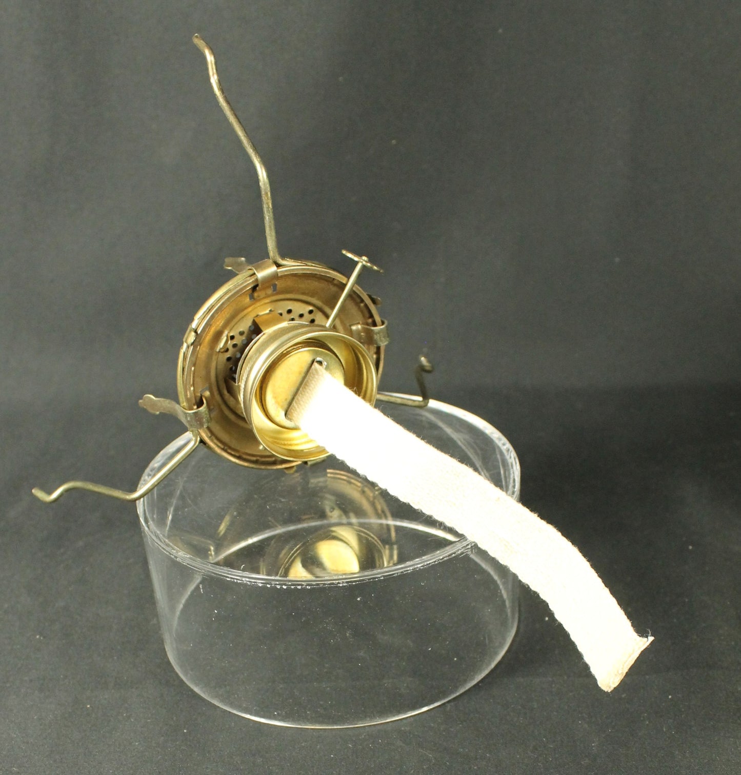 Currier & Ives Glass Oil Lamp