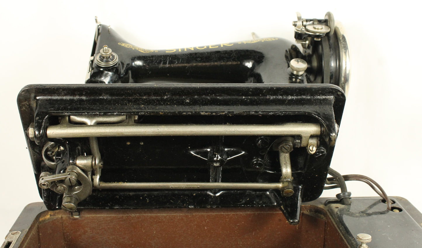 Working 1936 Singer 15-91 "Potted Motor" Sewing Machine with Case - Straight Stitch Workhorse!