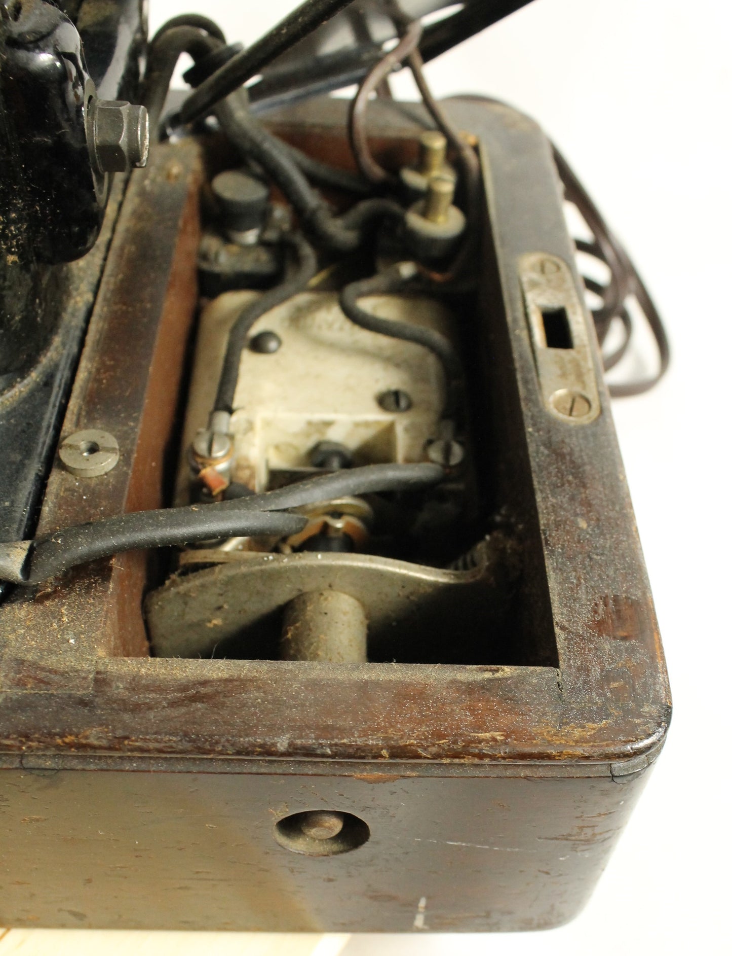 Working 1936 Singer 15-91 "Potted Motor" Sewing Machine with Case - Straight Stitch Workhorse!