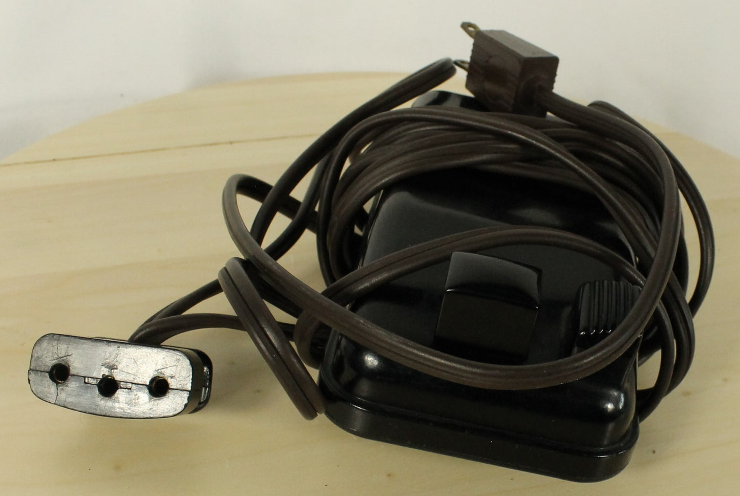 Vintage 1948 Singer Featherweight 221 (S/N EE575605) with Original Case & Huge Accessory Lot