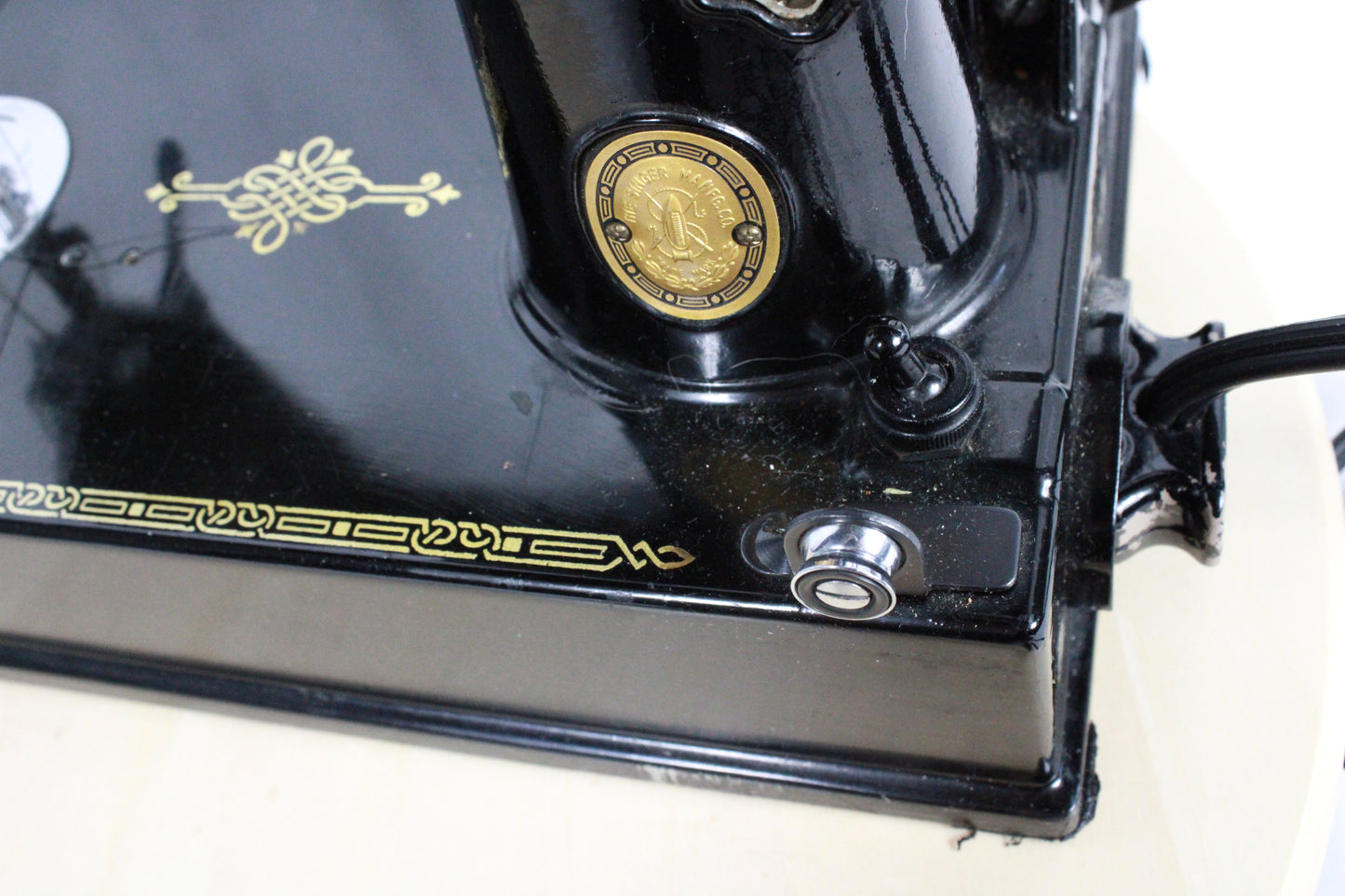 Vintage Singer Featherweight 221 Sewing Machine with Case and Accessories - Serial EH005125