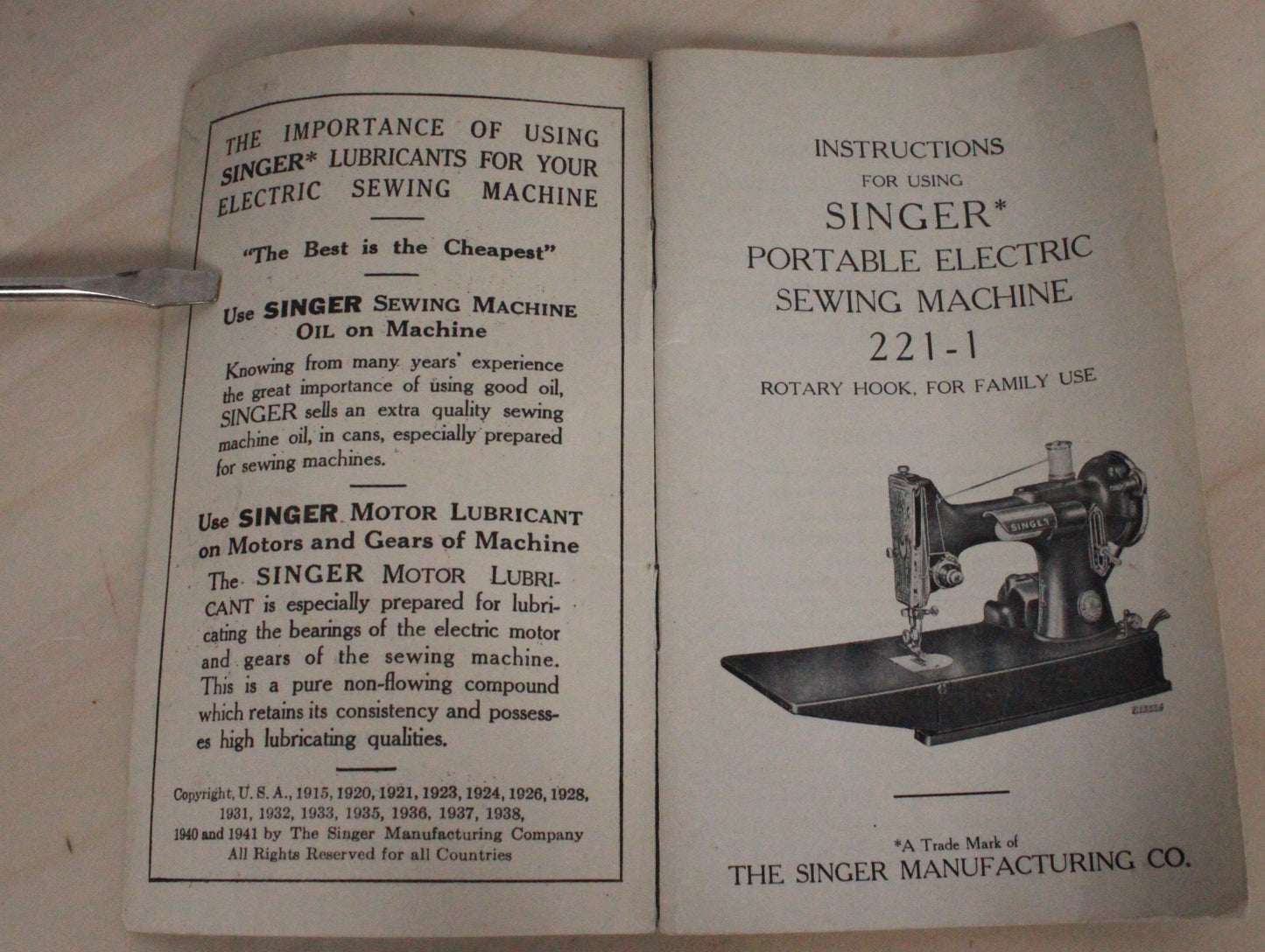Vintage Singer Featherweight 221 Sewing Machine with Case and Accessories - Serial EH005125