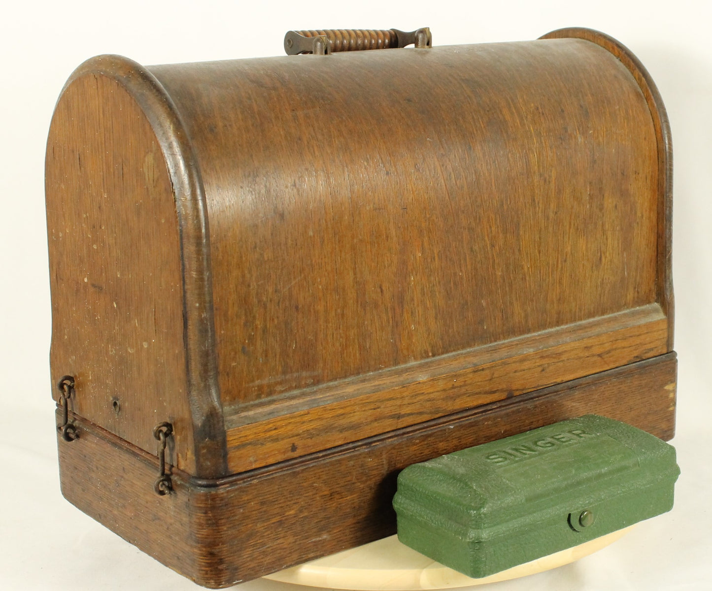 Antique 1917 Singer 66 Sewing Machine with Filigree Decals