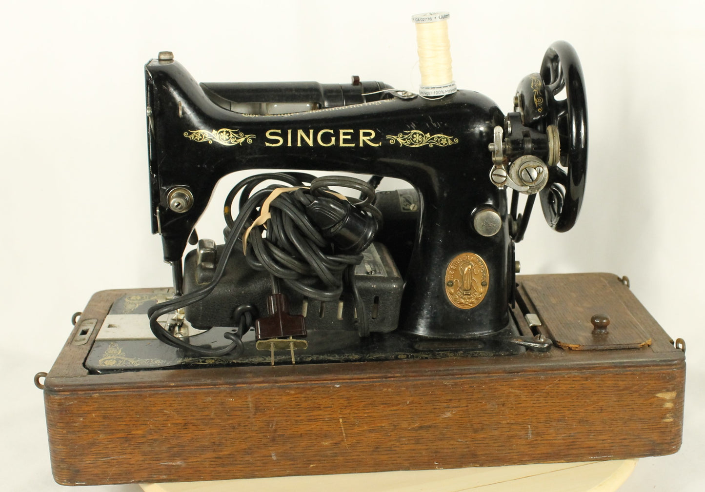 Antique 1917 Singer 66 Sewing Machine with Filigree Decals
