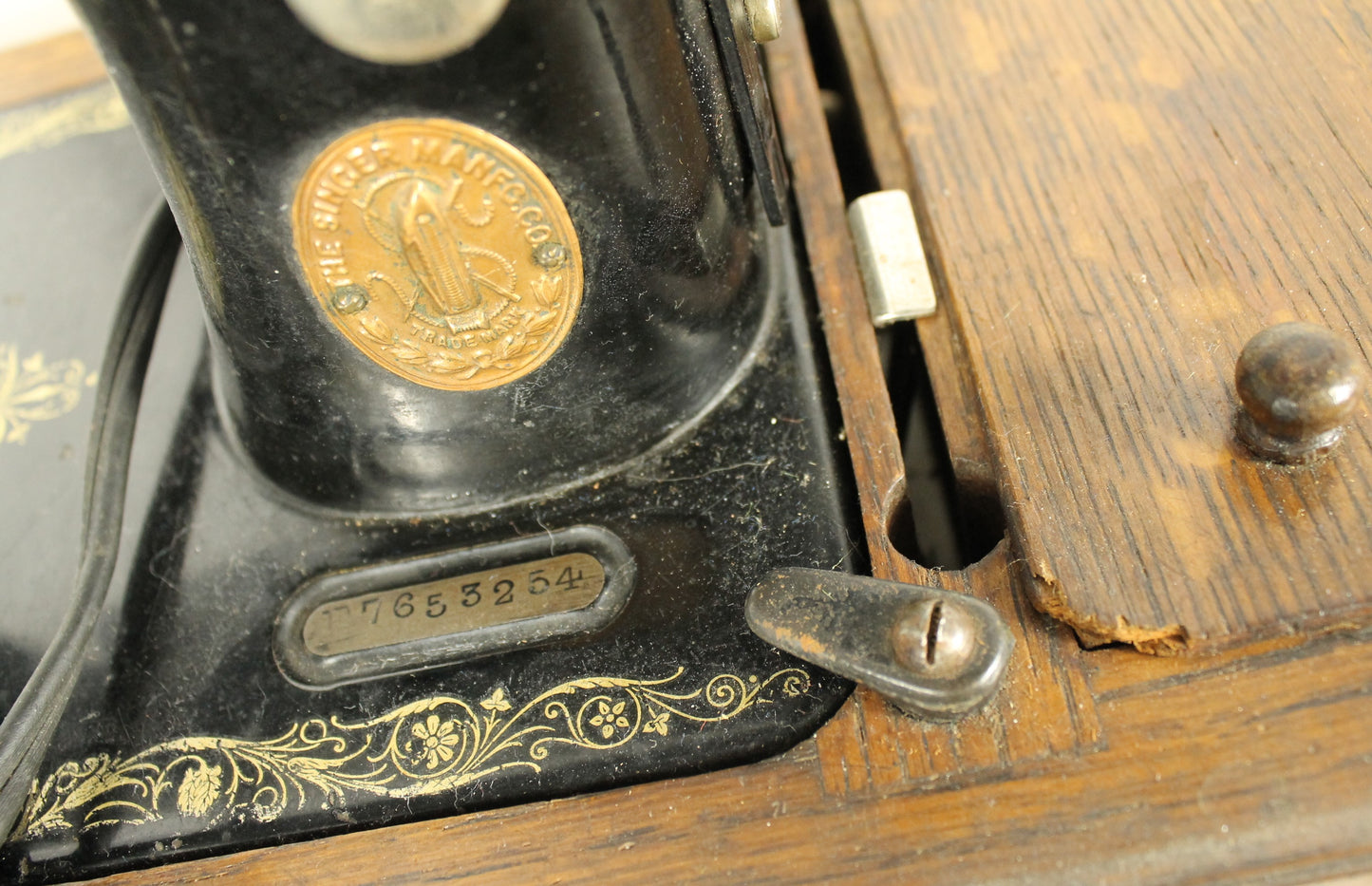 Antique 1917 Singer 66 Sewing Machine with Filigree Decals