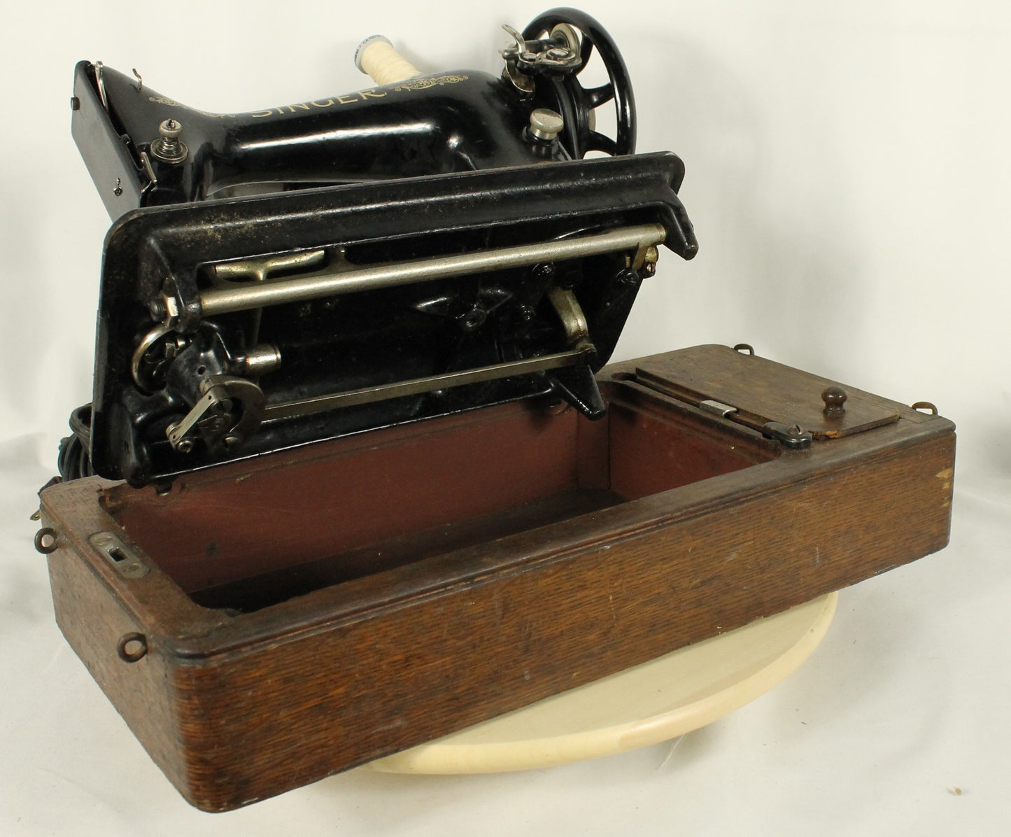 Antique 1917 Singer 66 Sewing Machine with Filigree Decals