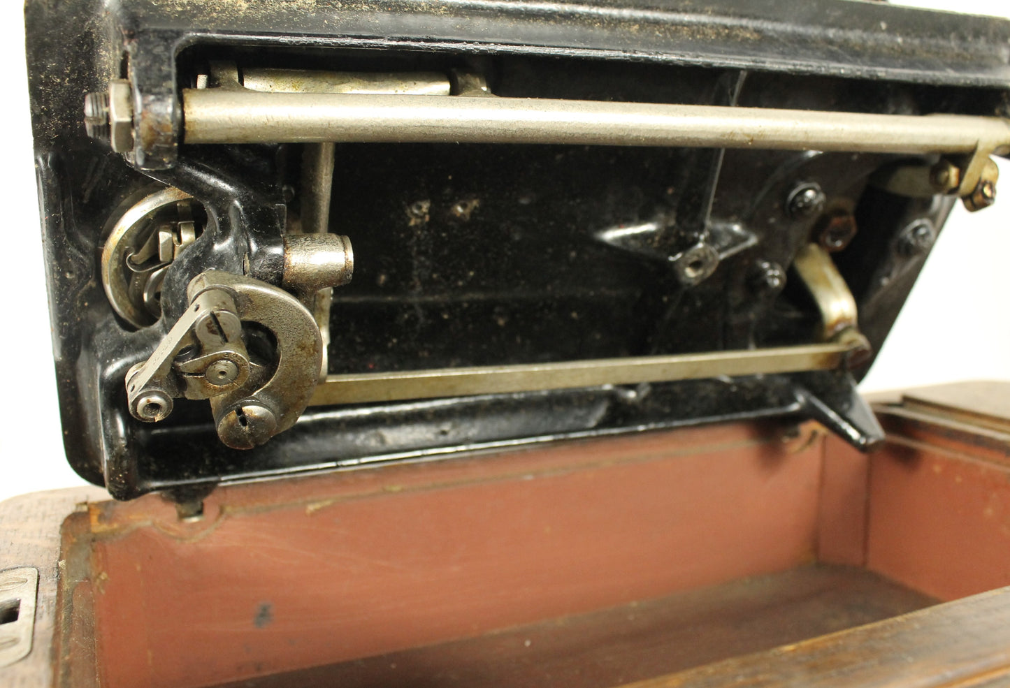 Antique 1917 Singer 66 Sewing Machine with Filigree Decals