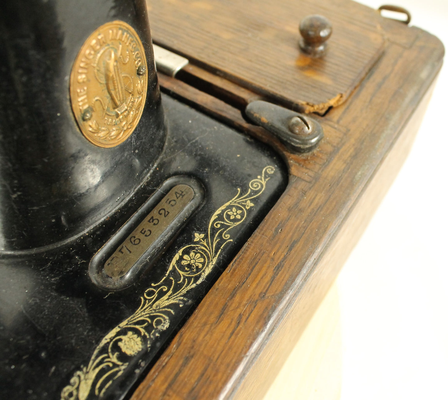 Antique 1917 Singer 66 Sewing Machine with Filigree Decals