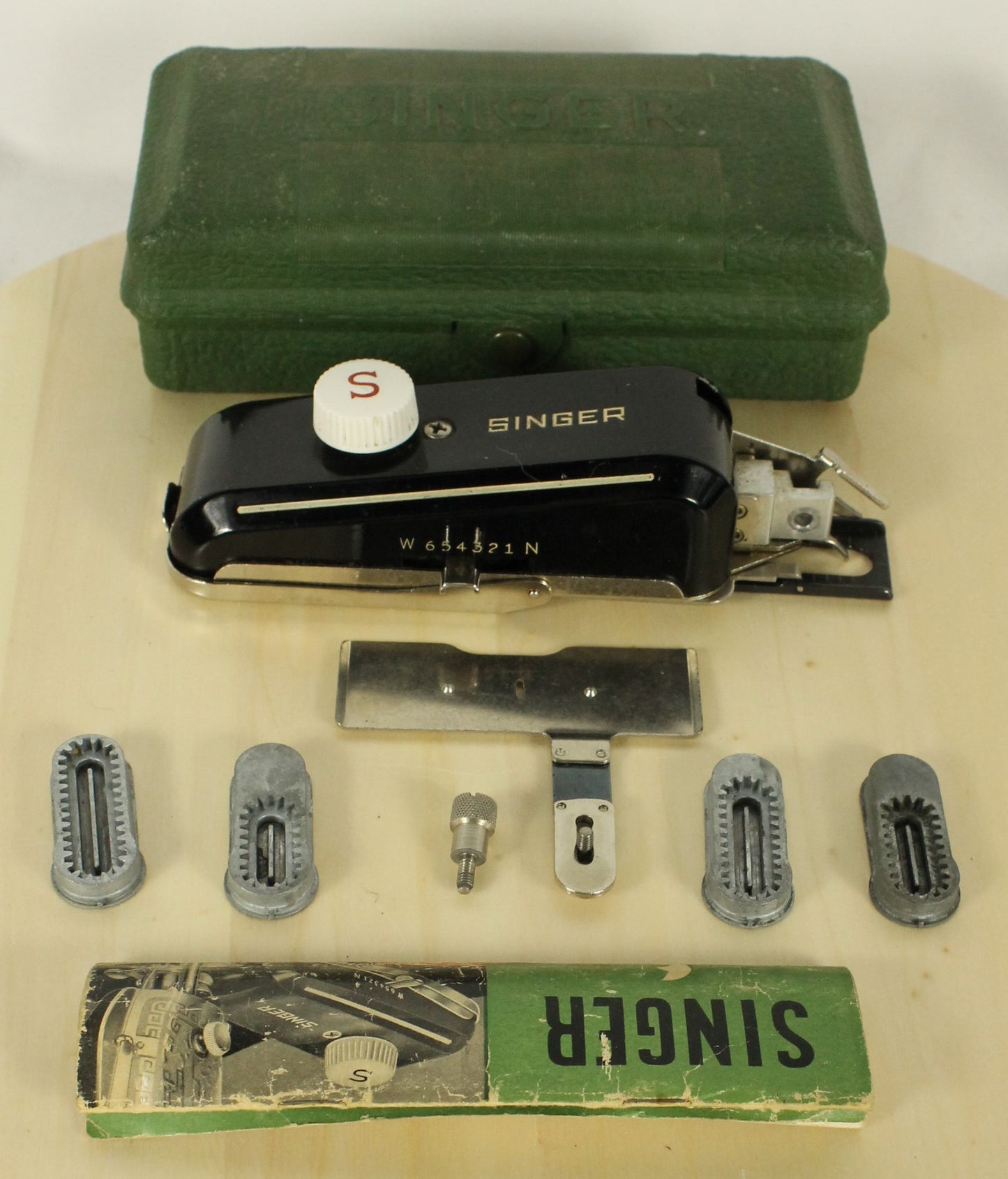 Antique 1917 Singer 66 Sewing Machine with Filigree Decals