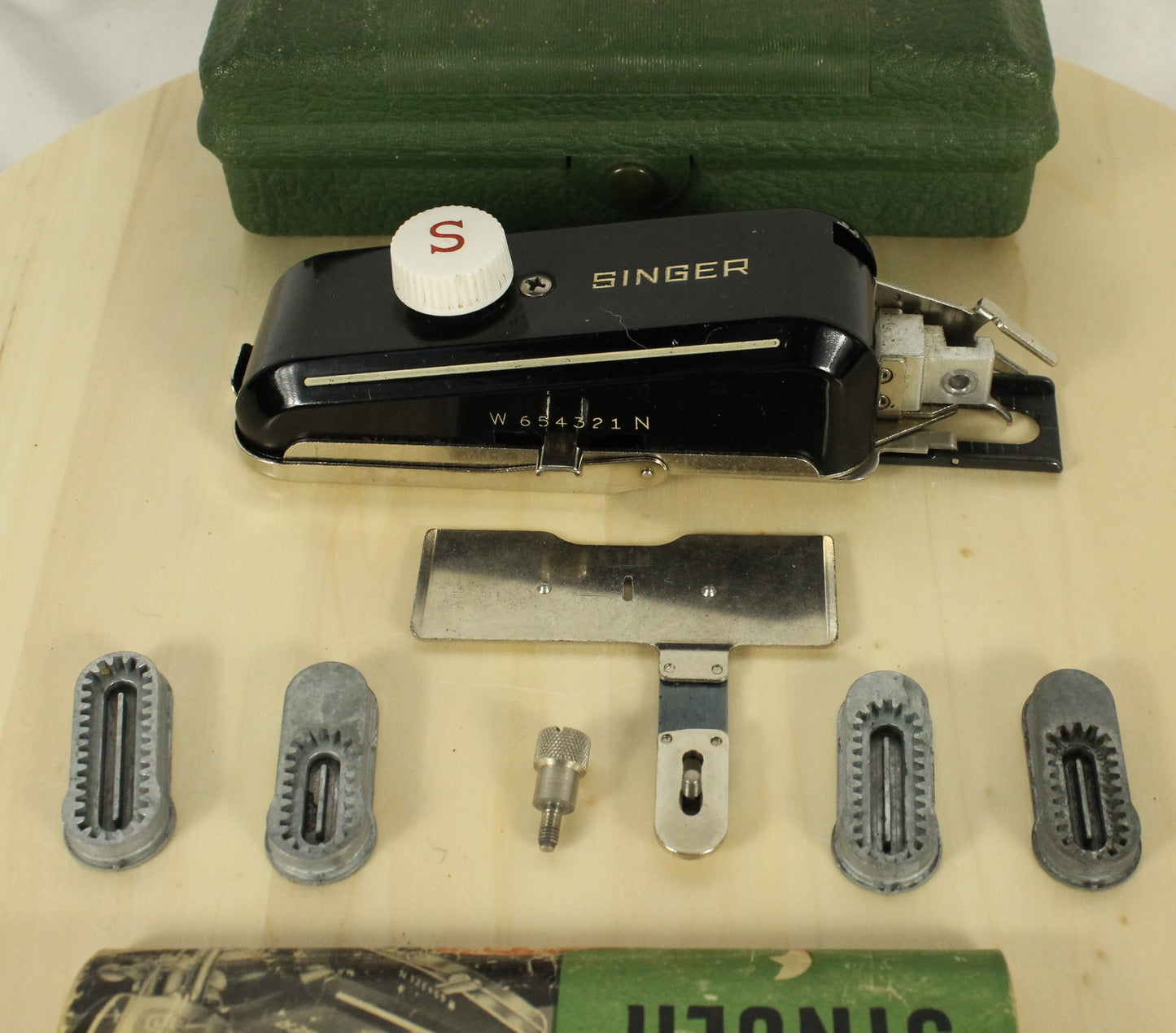 Antique 1917 Singer 66 Sewing Machine with Filigree Decals