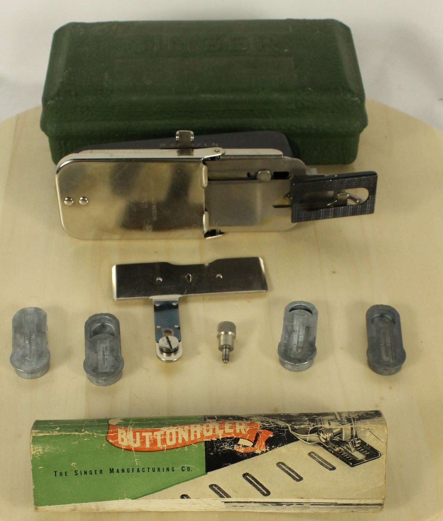 Antique 1917 Singer 66 Sewing Machine with Filigree Decals