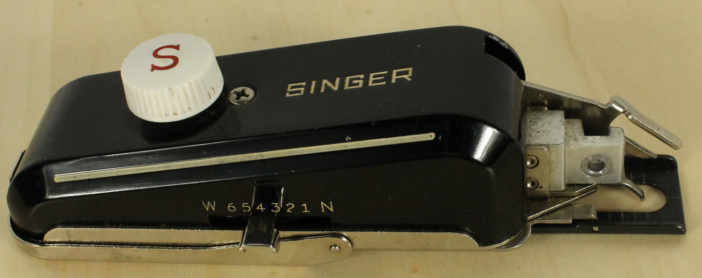 Antique 1917 Singer 66 Sewing Machine with Filigree Decals