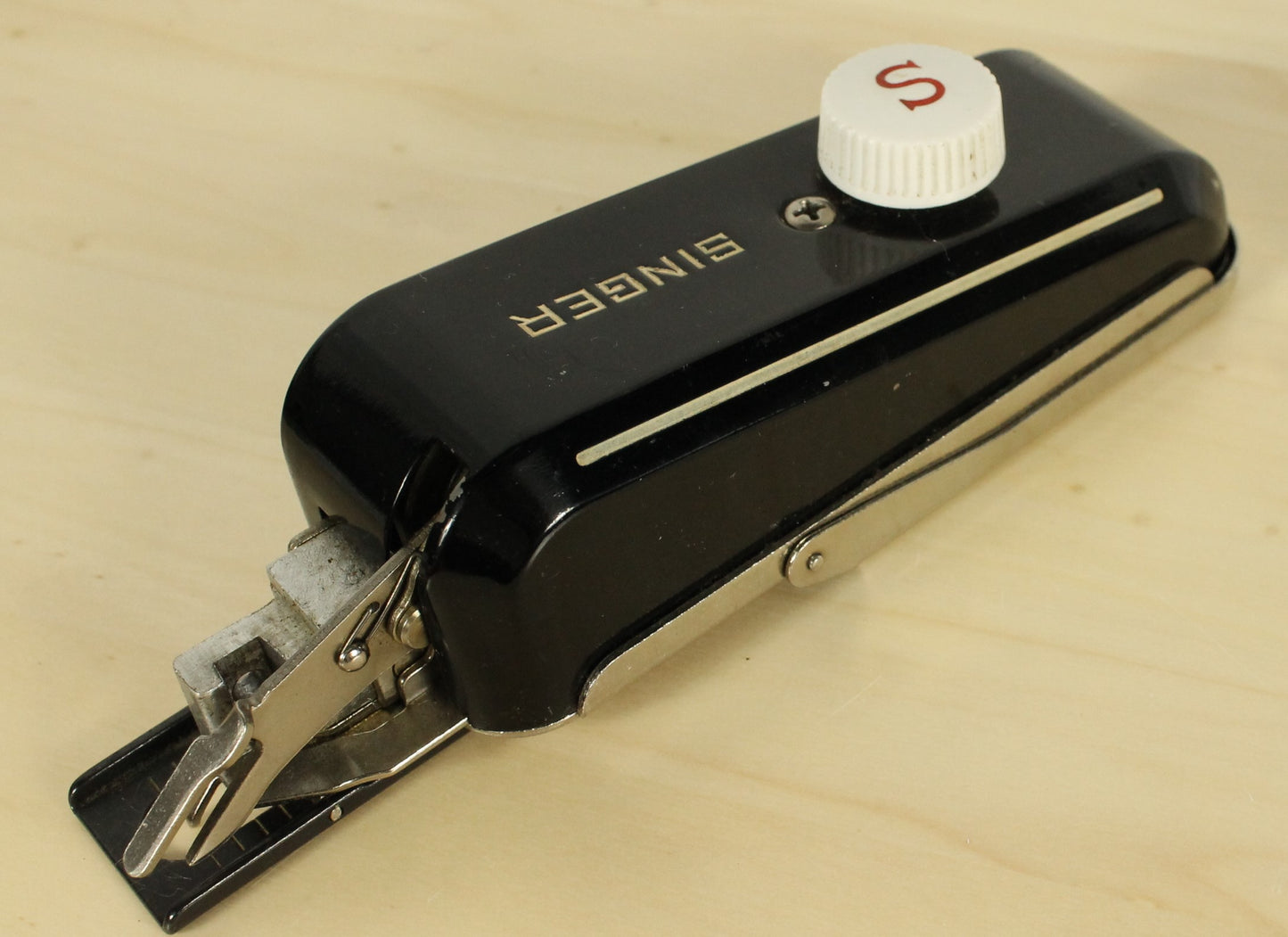 Antique 1917 Singer 66 Sewing Machine with Filigree Decals