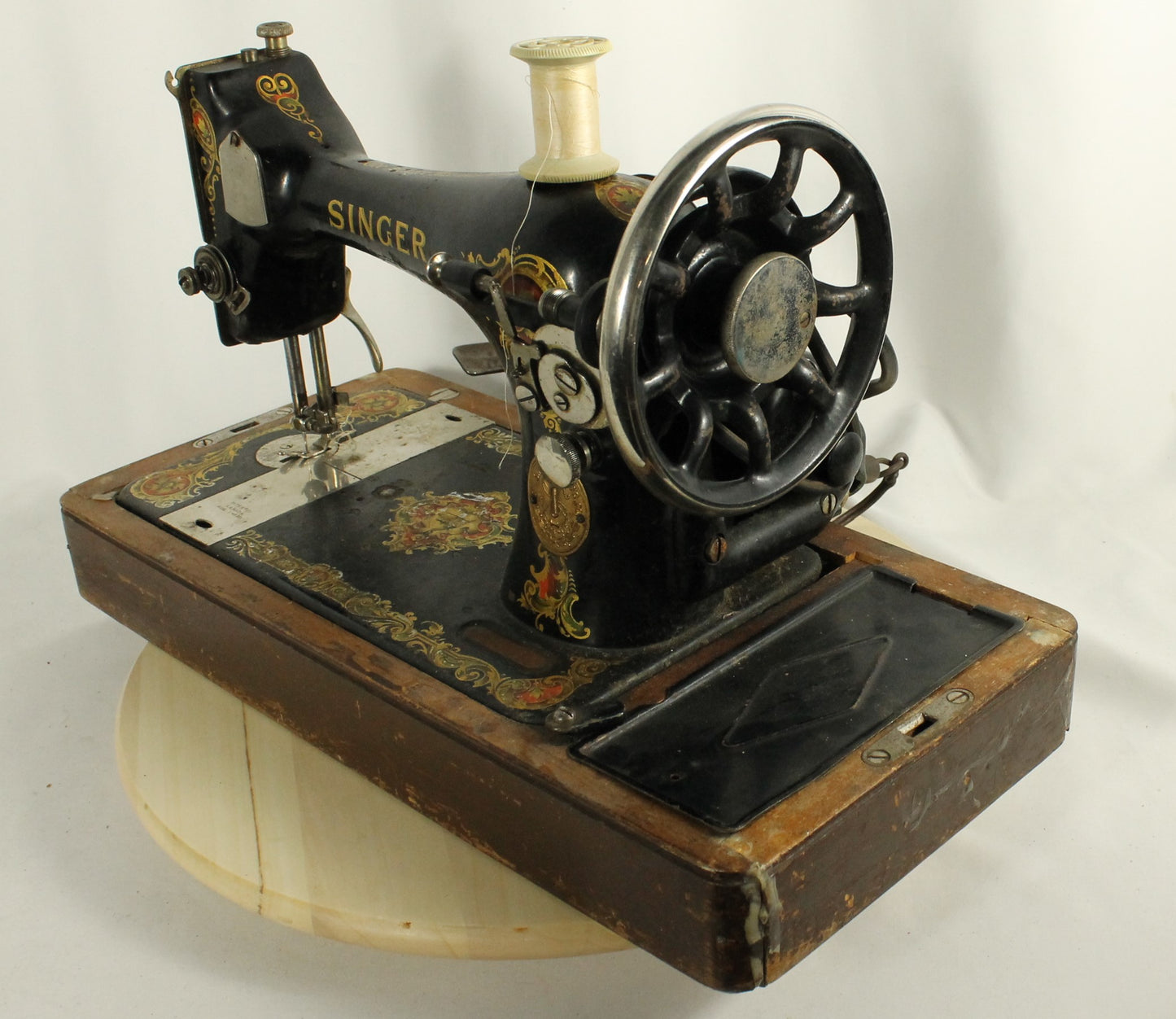Antique 1923 Singer Model 128-3 "Red Eye" Sewing Machine with Case and Buttonholer Attachment
