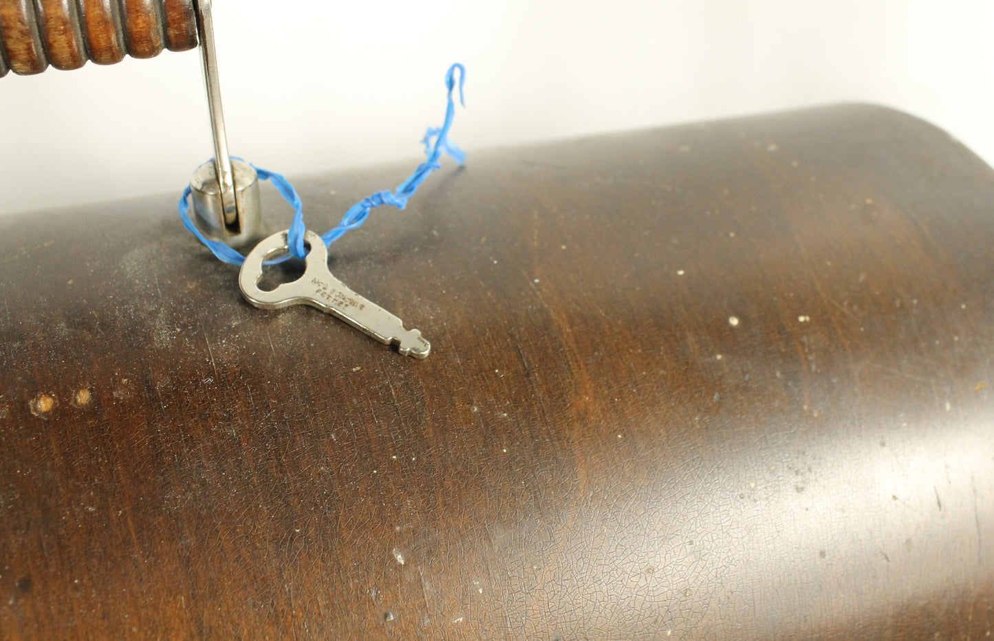 Antique 1923 Singer Model 128-3 "Red Eye" Sewing Machine with Case and Buttonholer Attachment