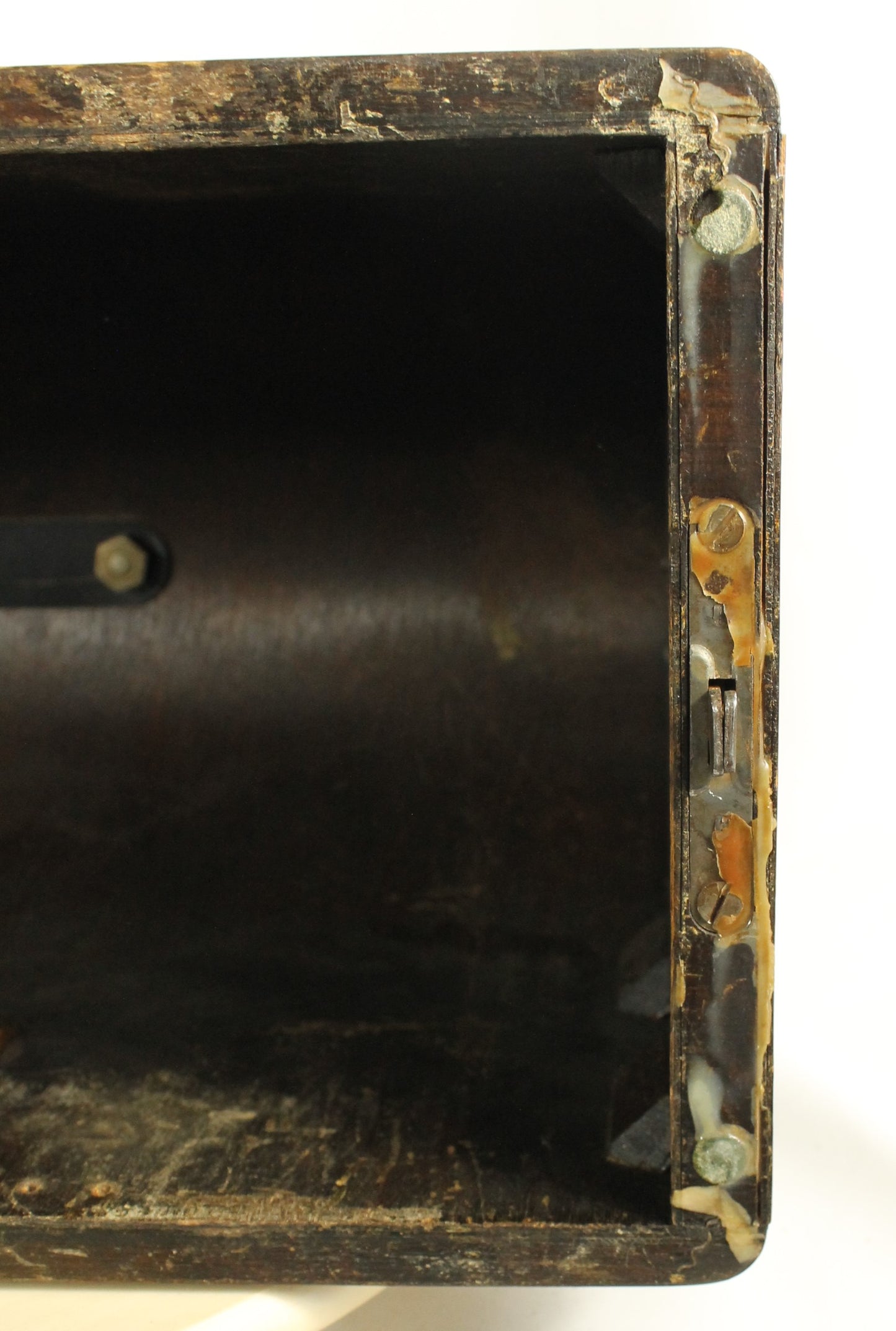 Antique 1923 Singer Model 128-3 "Red Eye" Sewing Machine with Case and Buttonholer Attachment