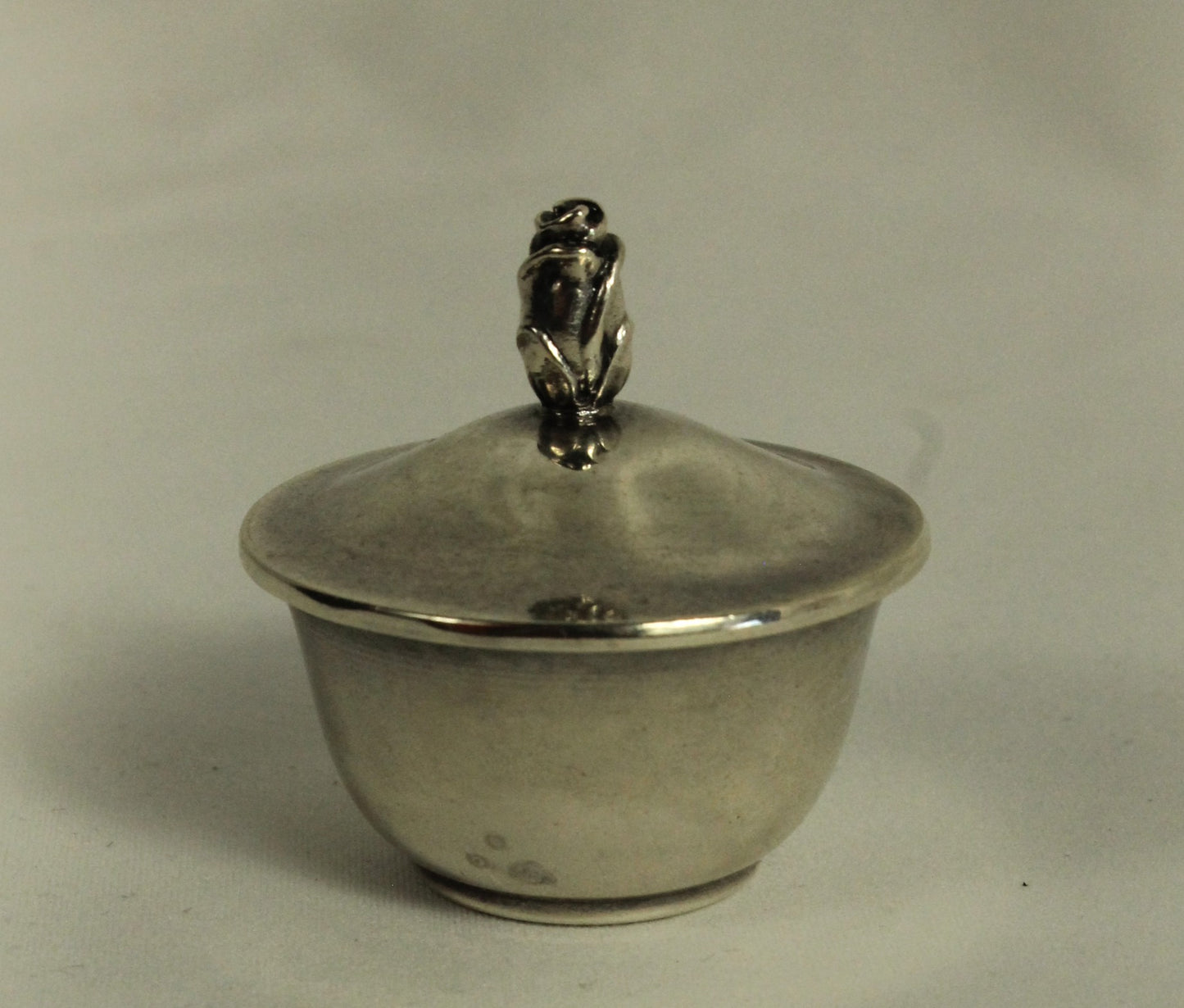 Unauthenticated Antique Tiffany & Co. Makers Sterling Box with Floral Finial - Gilded Interior, Pattern 23764