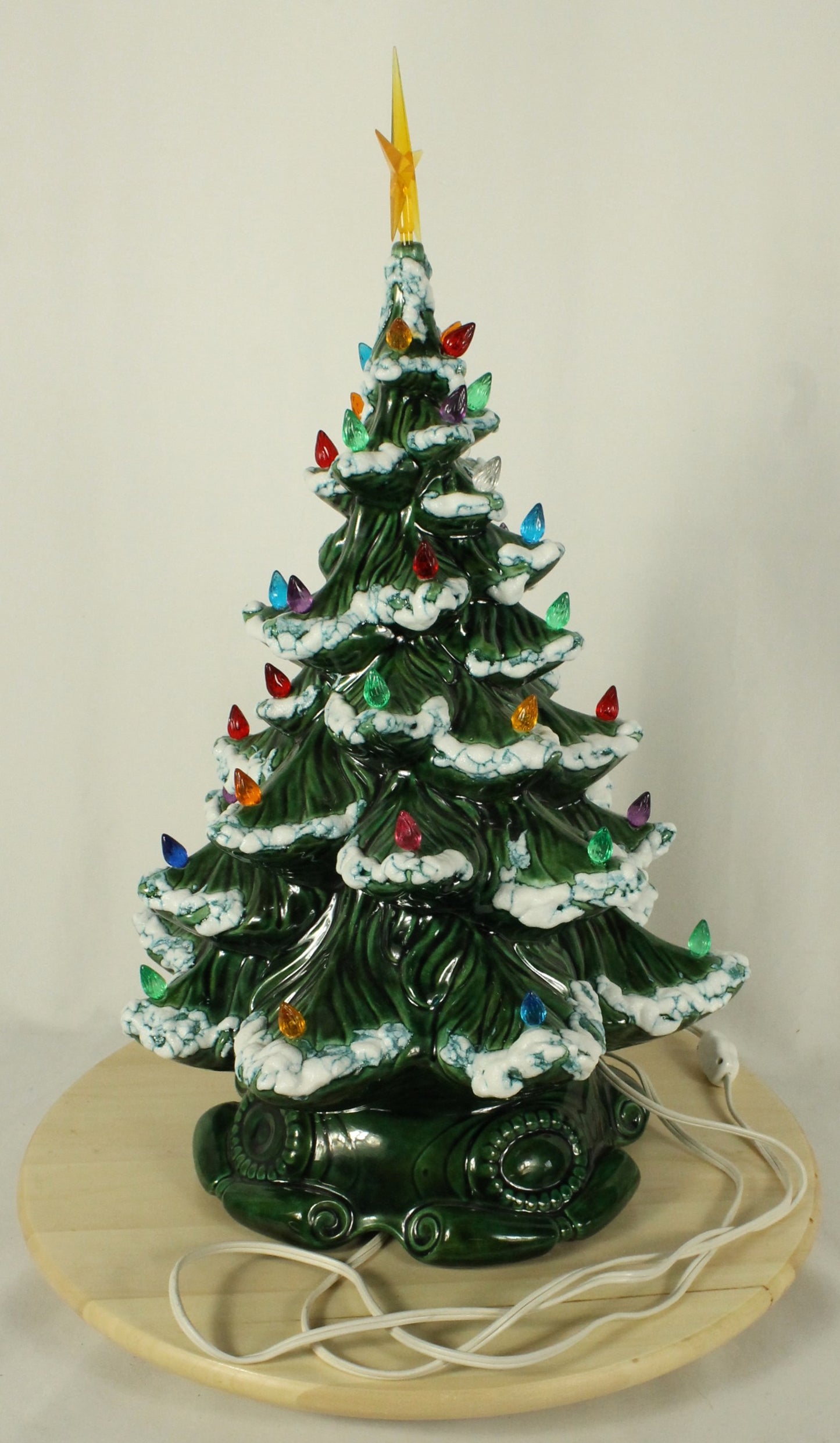 Vintage Atlantic Mold Ceramic Musical Christmas Tree - Dated 1979 (19.5" Tall)