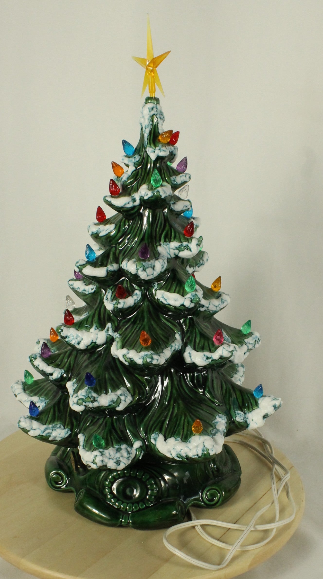 Vintage Atlantic Mold Ceramic Musical Christmas Tree - Dated 1979 (19.5" Tall)